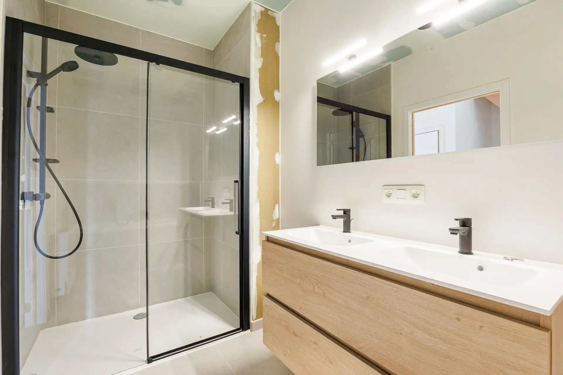 Prachtige & Energiezuininge Nieuwbouwwoning met 4 slpk foto 16