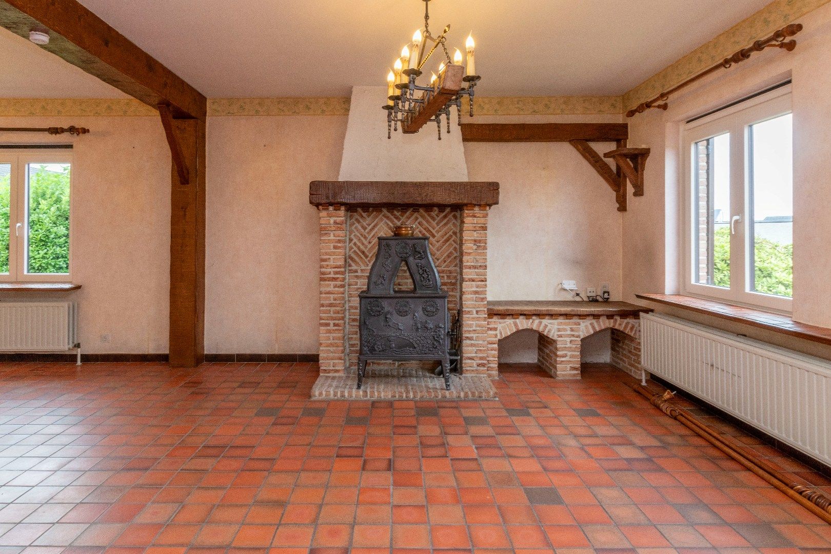 Ruime woning (4 slk) met tuin op wandelafstand van dorpskern foto 2