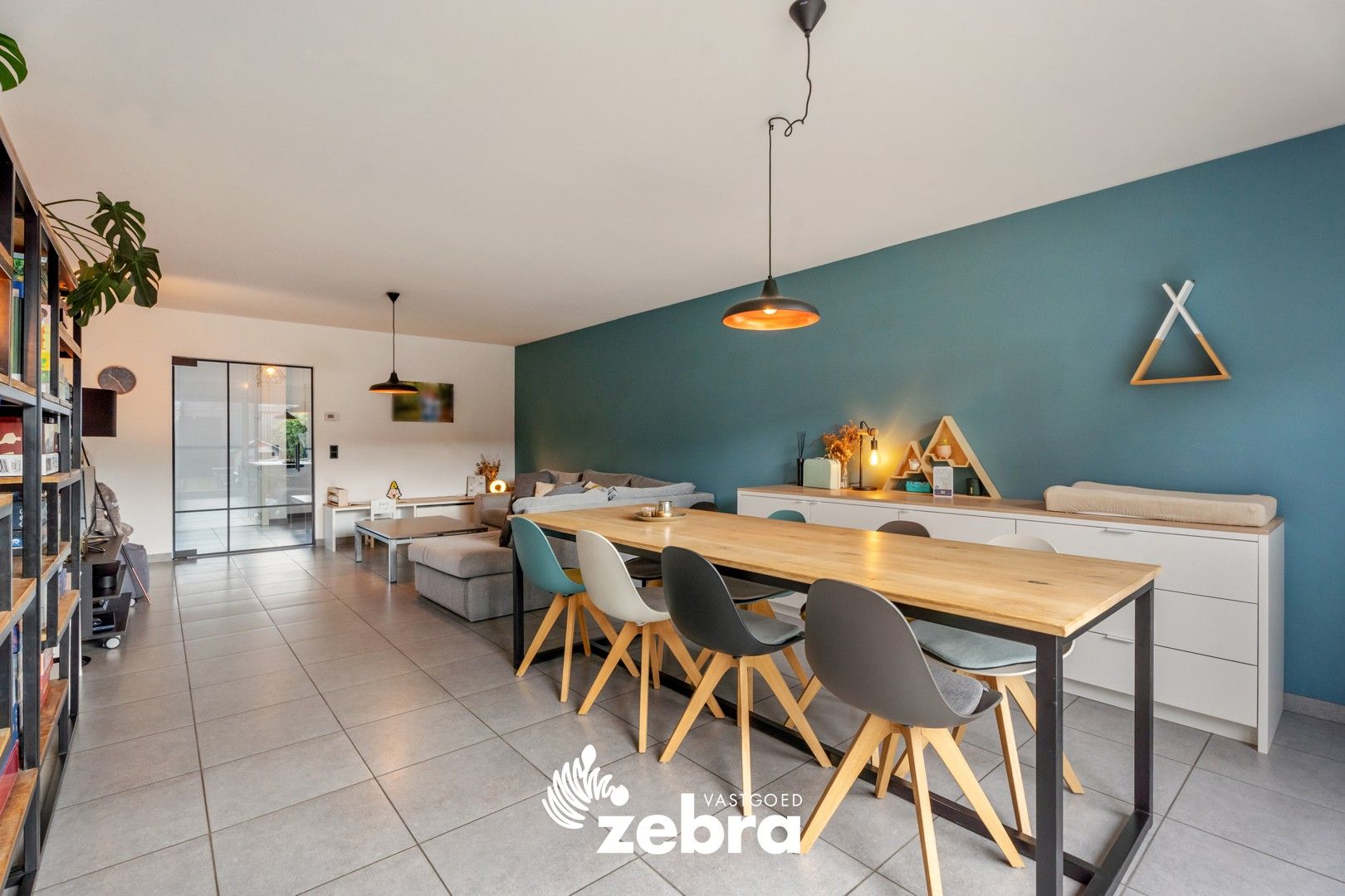 Instapklare woning met 3 slaapkamers, EPC-label B en garage te Oostrozebeke! foto {{pictureIndex}}