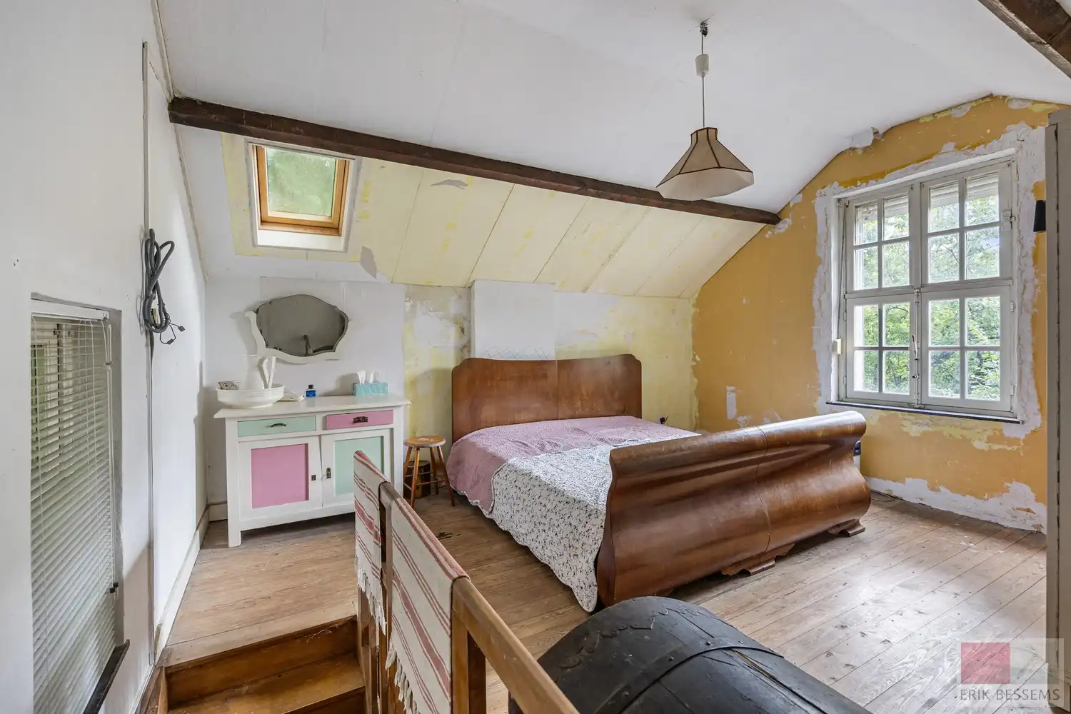 Uitzonderlijke boswoning foto 3