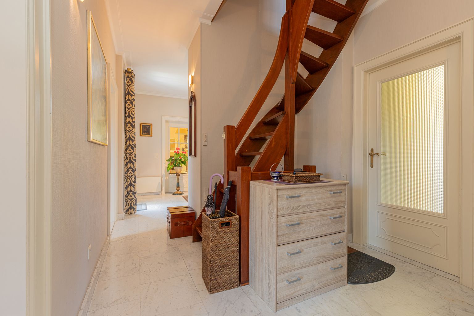 Open bebouwing met 4 slpks en veel opbergruimte! foto 2