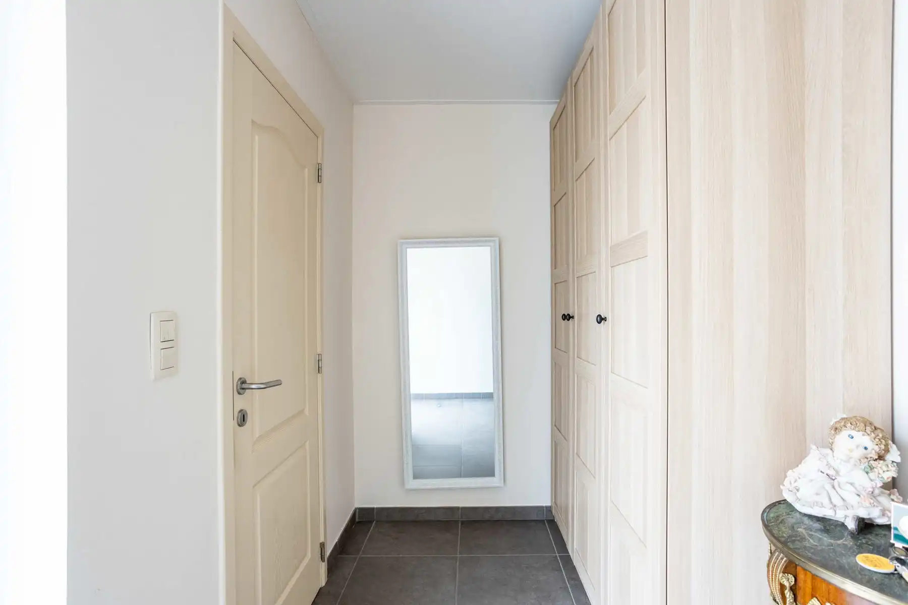 Instapklare woning met 3 slaapkamers, zonnige tuin en rustige ligging! foto 3