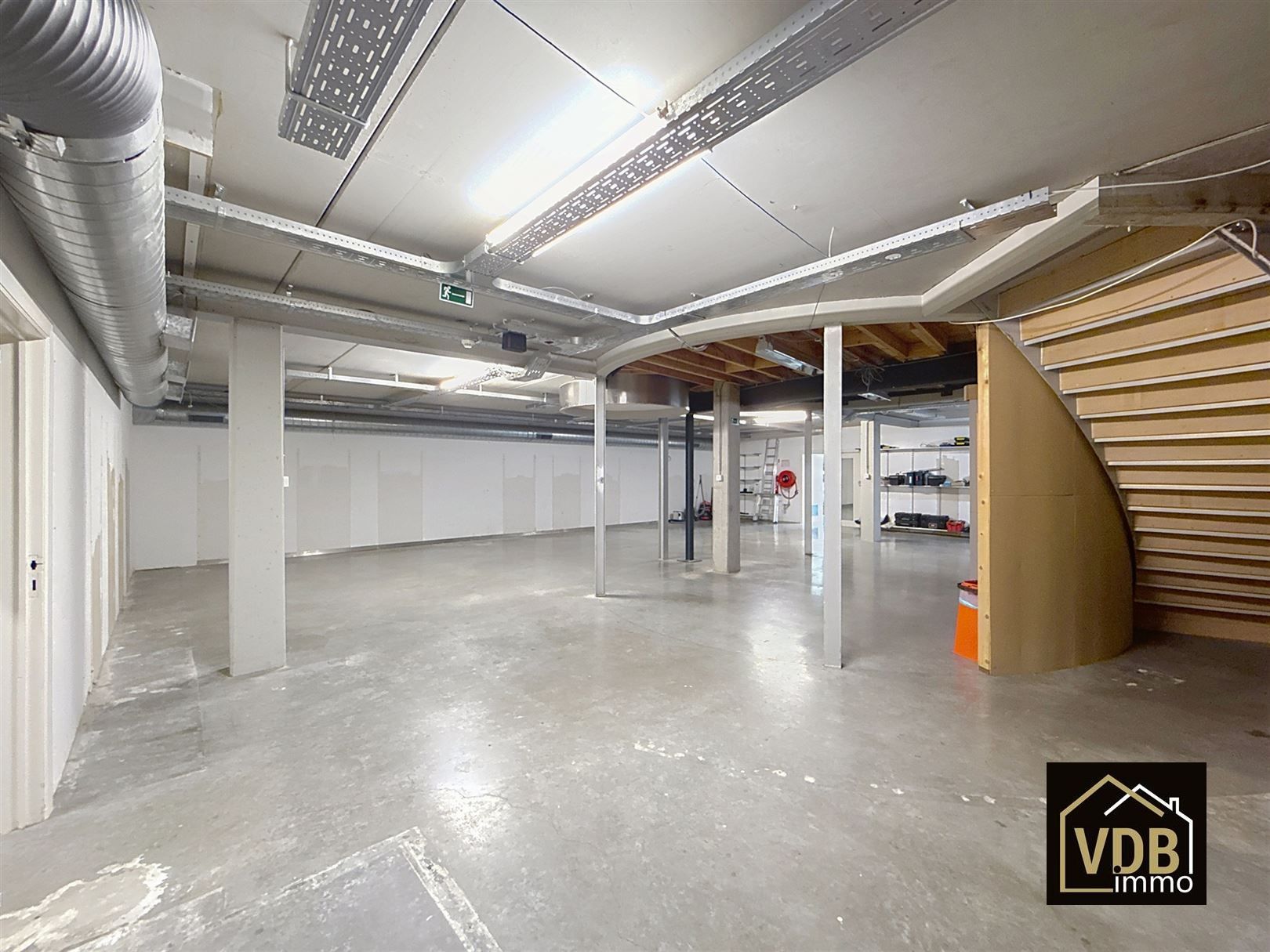 Commercieel pand op TOP locatie foto 56