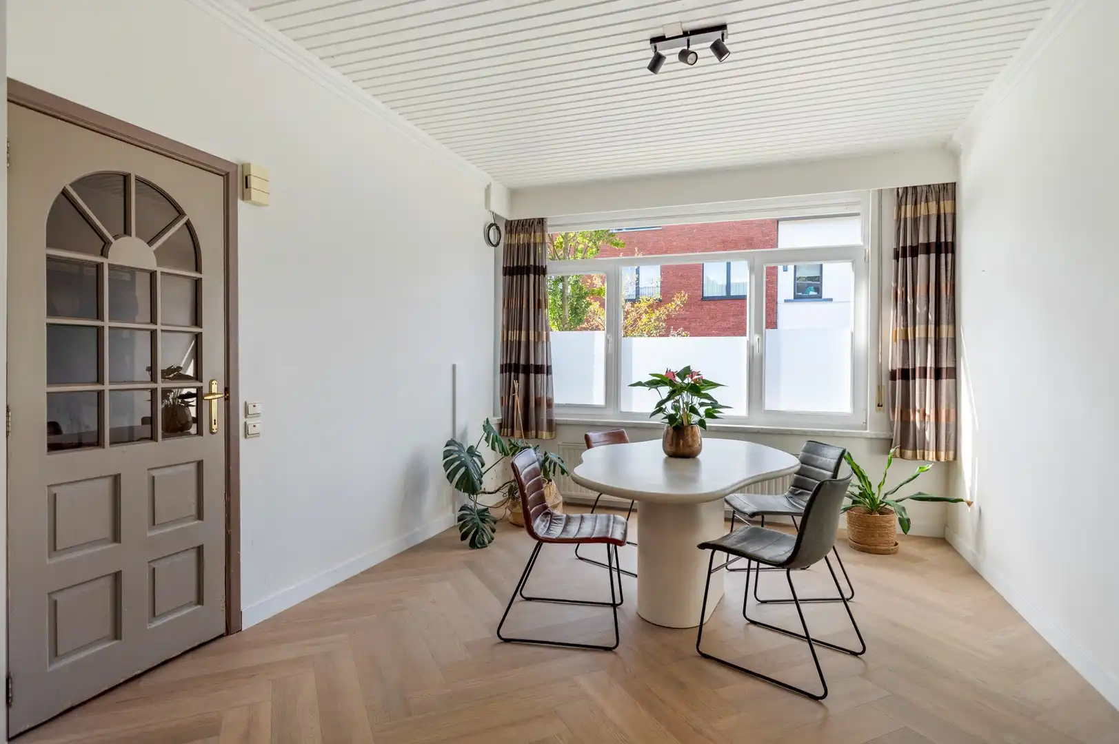 Lichtrijke woning met 3 slaapkamers en afgesloten tuin foto 4
