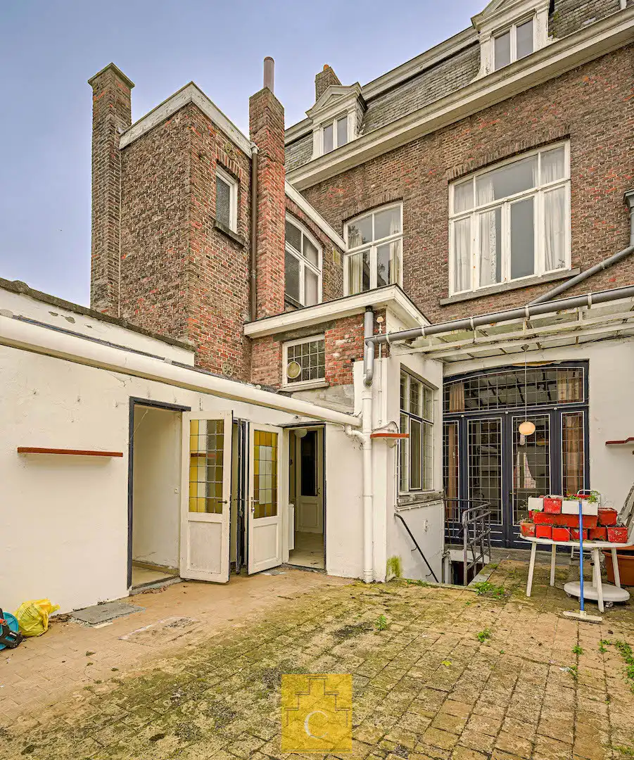 Authentiek herenhuis aan de Sint-Annarei foto 16