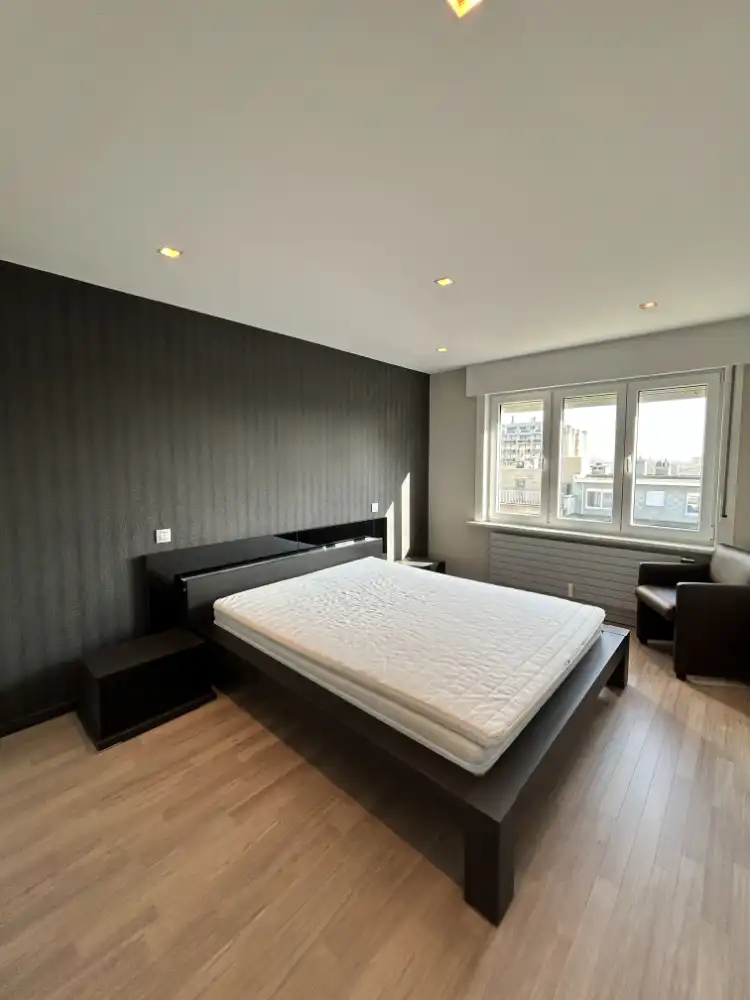 Gemeubeld appartement te huur op de zeedijk van Oostende foto 9