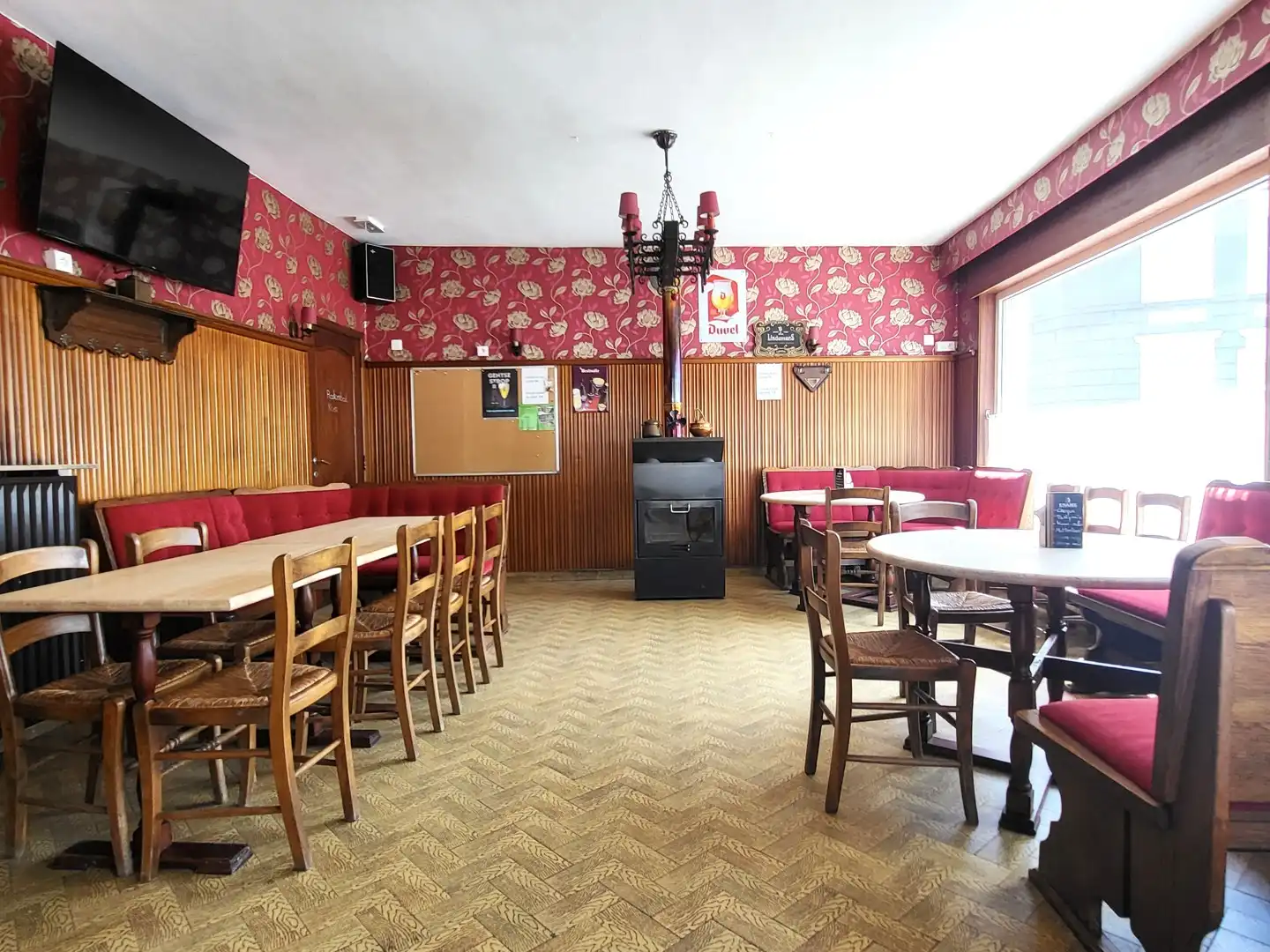Café "Het Meiklokje" met mogelijke woonst, schuur en garage – goed gekend en populair café uitgebaat tot november 2025 foto 9