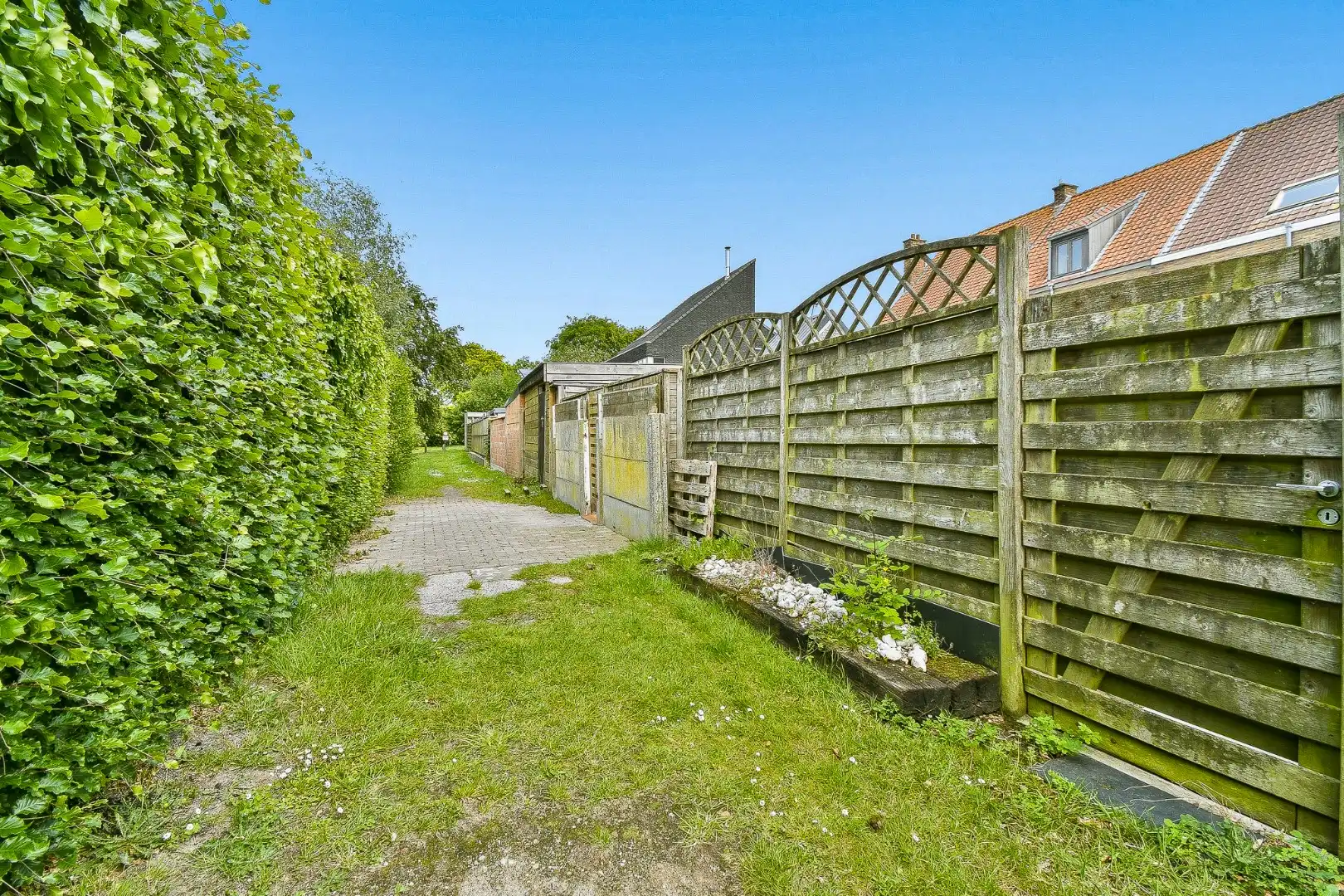 Rijwoning met veel potentieel op centrale ligging foto 12