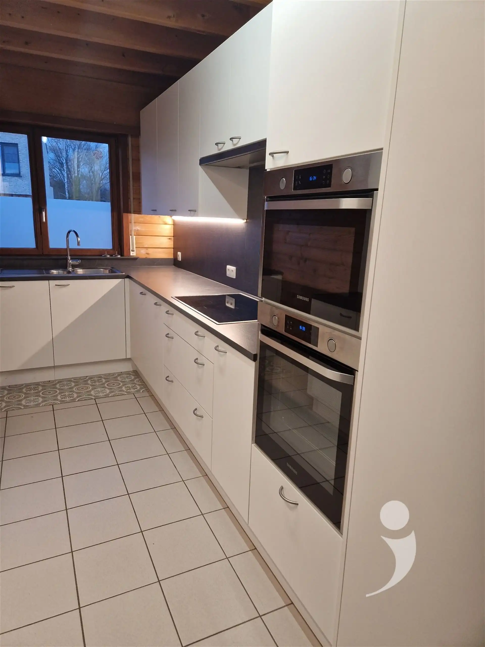 ruime gezinswoning met zonnepanelen en warmtepomp foto 5