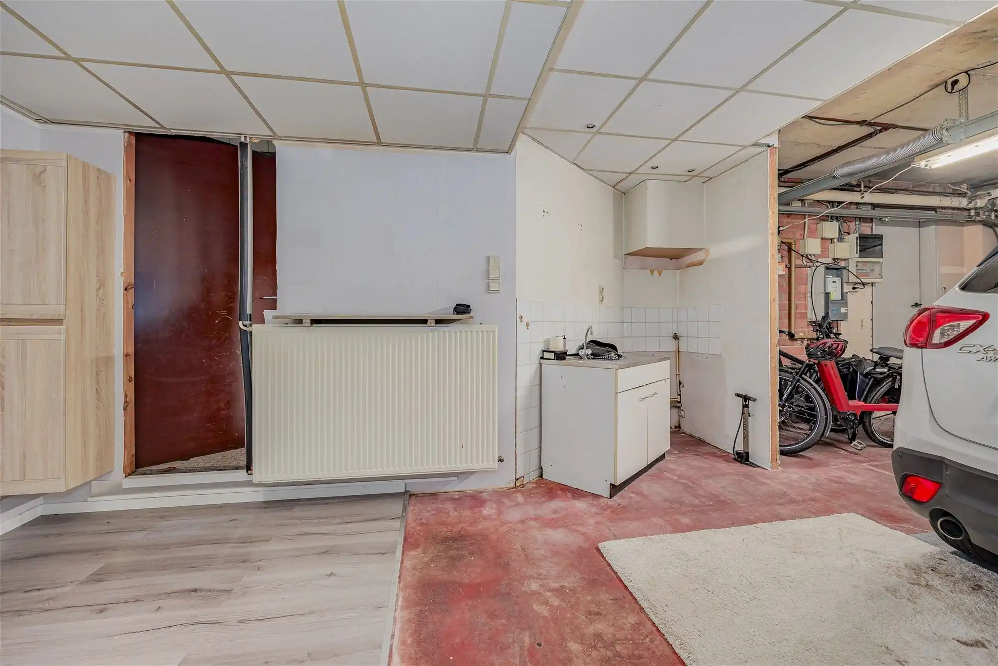 Uniek hoekperceel met handelshuis + garage + appt foto 12