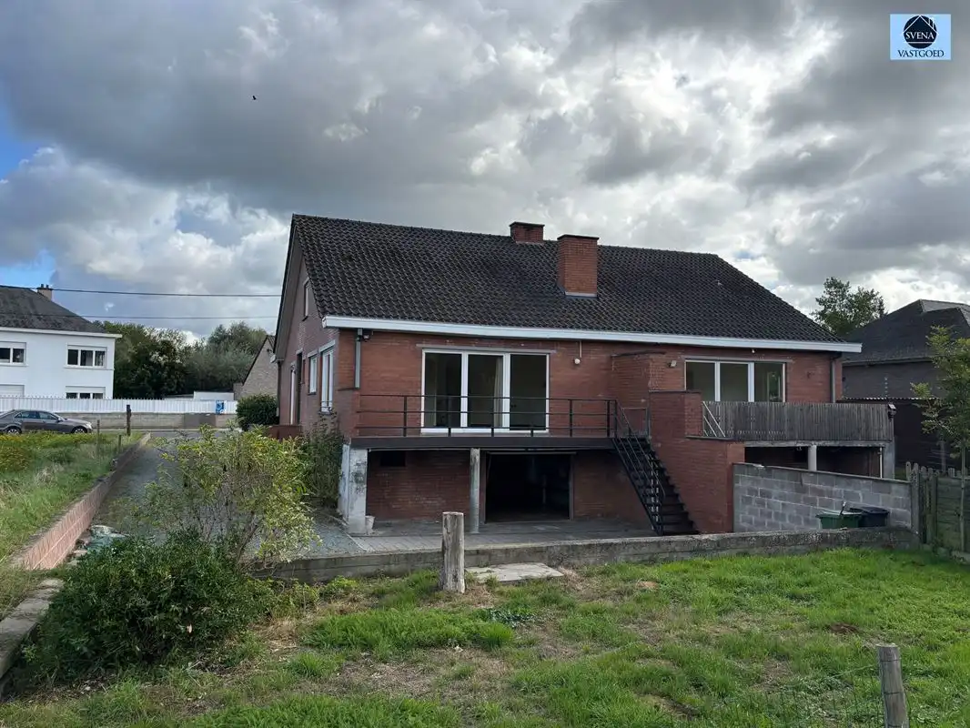 HALFOPENBEBOUWING MET 3 SLAAPKAMERS, TUIN EN GARAGE foto 13