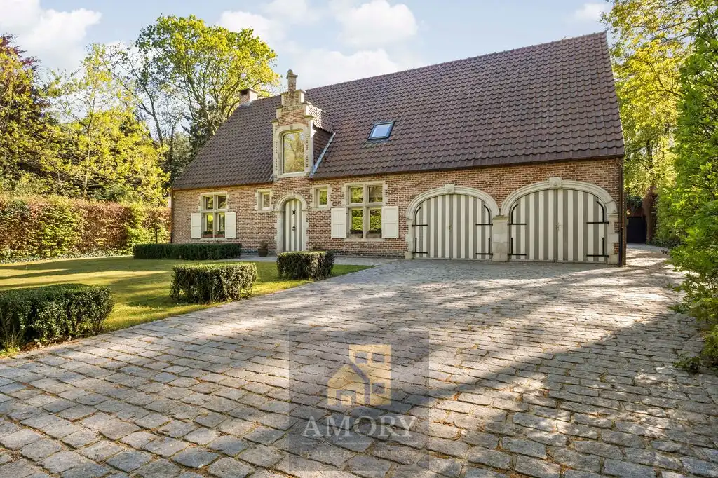 Karaktervolle villa met uitzonderlijke tuin op toplocatie! foto 4