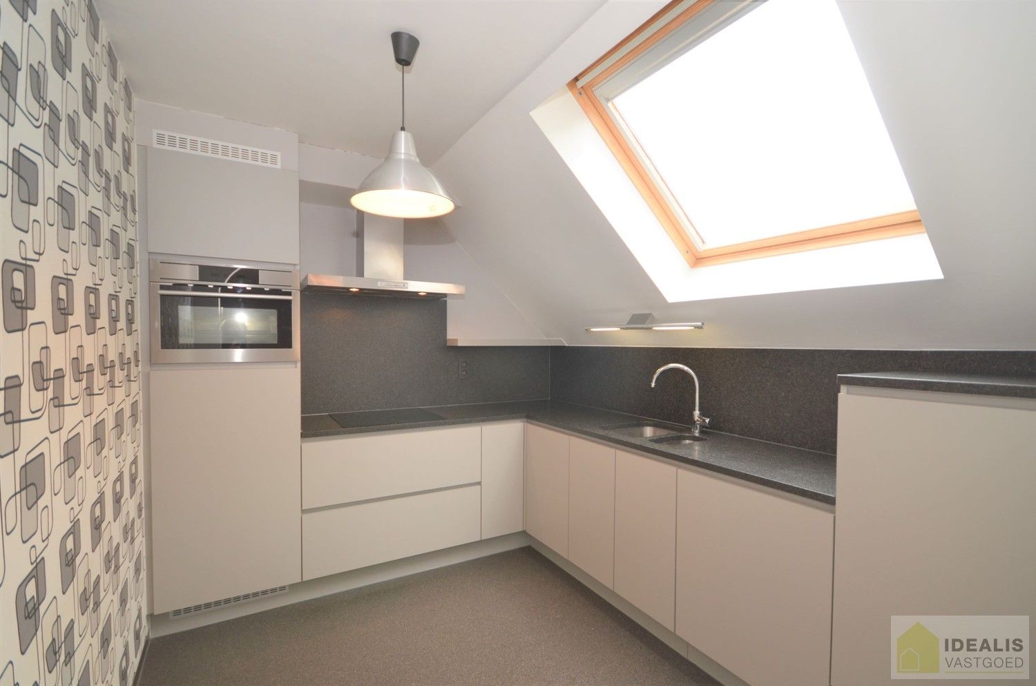 Idealis Vastgoed – Ruim duplexappartement met 4 slaapkamers in Genk op wandelafstand van Houthalen-Oost foto 23