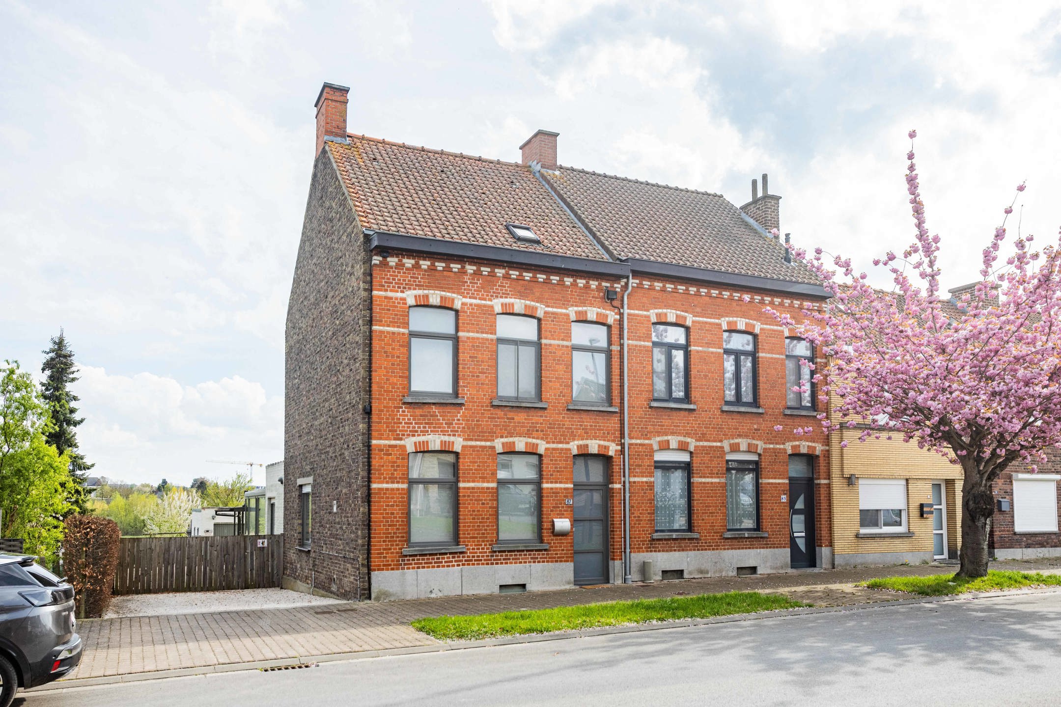 Gunstig gelegen halfopen bebouwing met grote tuin. foto 23