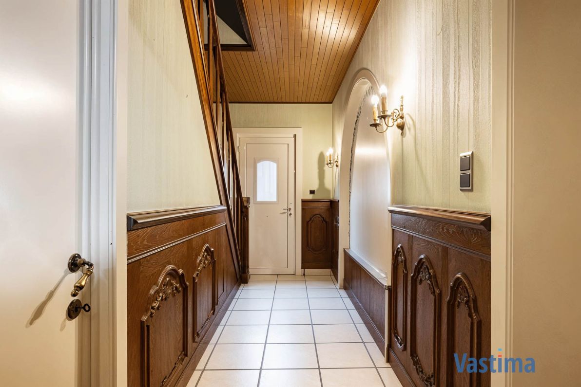 Te renoveren, halfopen woning met zuid gerichte tuin foto 12