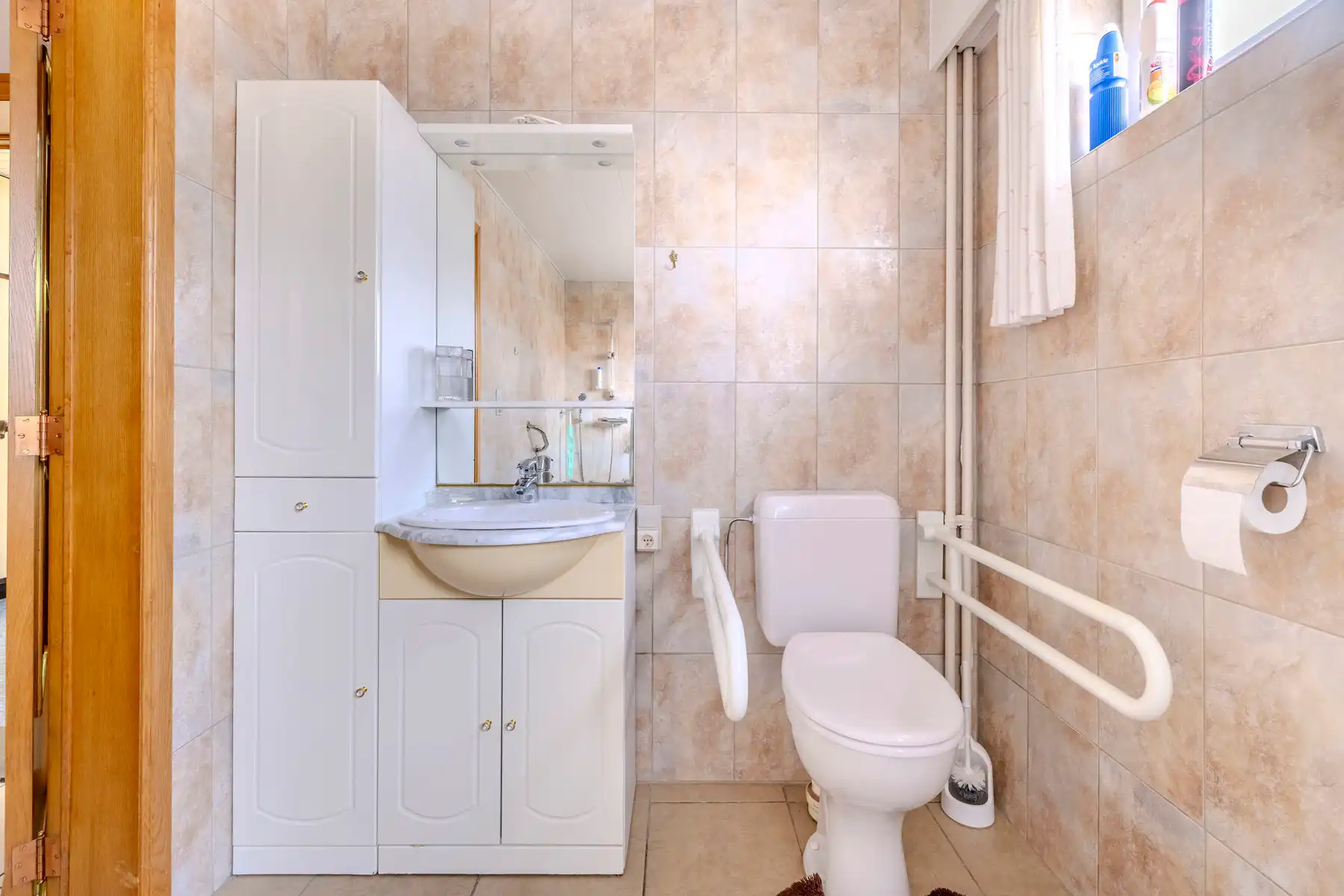 Te renoveren halfopen woning met 3 slp, garage en tuin. foto 14