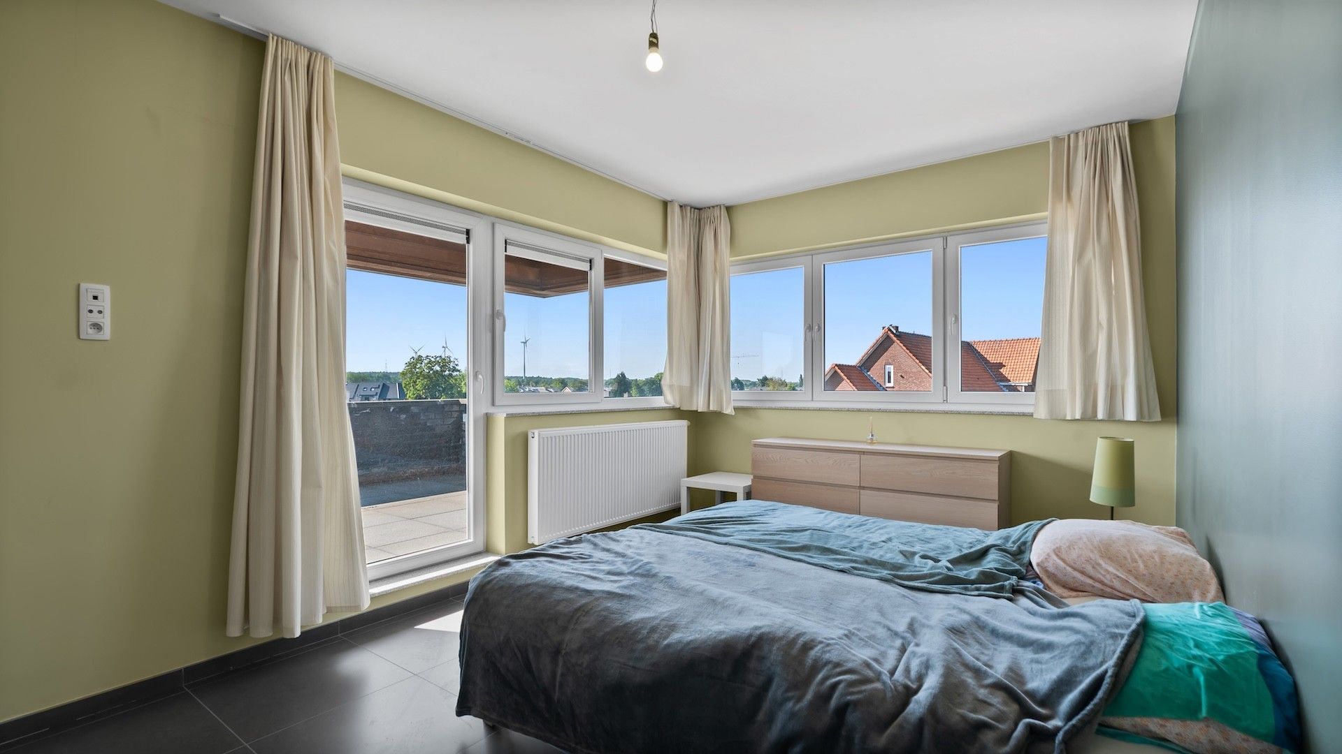 Duplex app. van 220m2 met 3 slpk's en 65m2 aan terrassen foto 13
