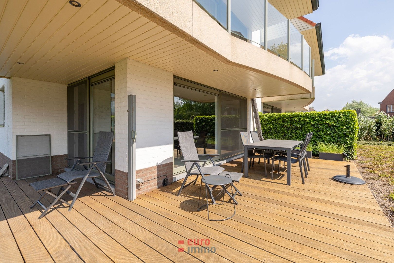 Schitterend gelijkvloers hoekappartement met zalig terras! foto {{pictureIndex}}