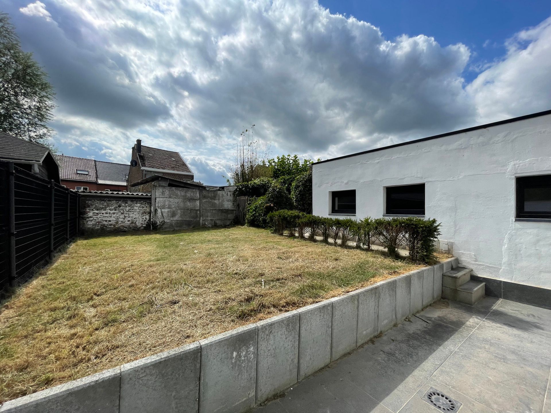 Vernieuwd 2-slpk appartement met tuin in centrum Herzele foto 15