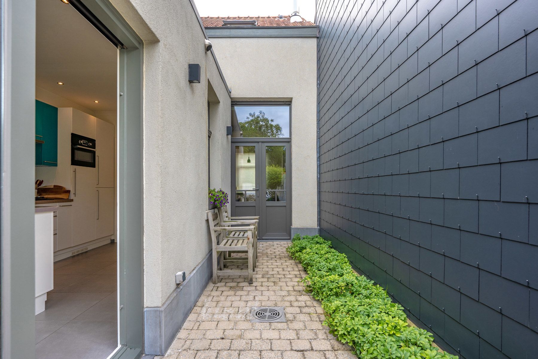 Instapklare woning in het hartje van Schoten! foto 15
