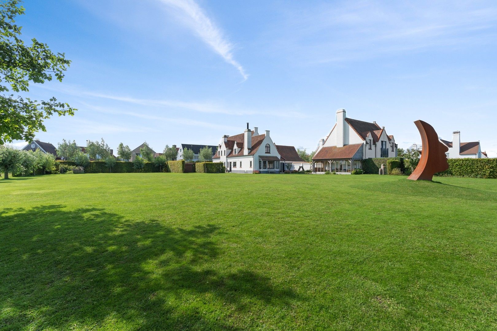 Hedendaagse villa gelegen op een terrein van 2.648m² genietend van open zicht over de Polders. foto 5