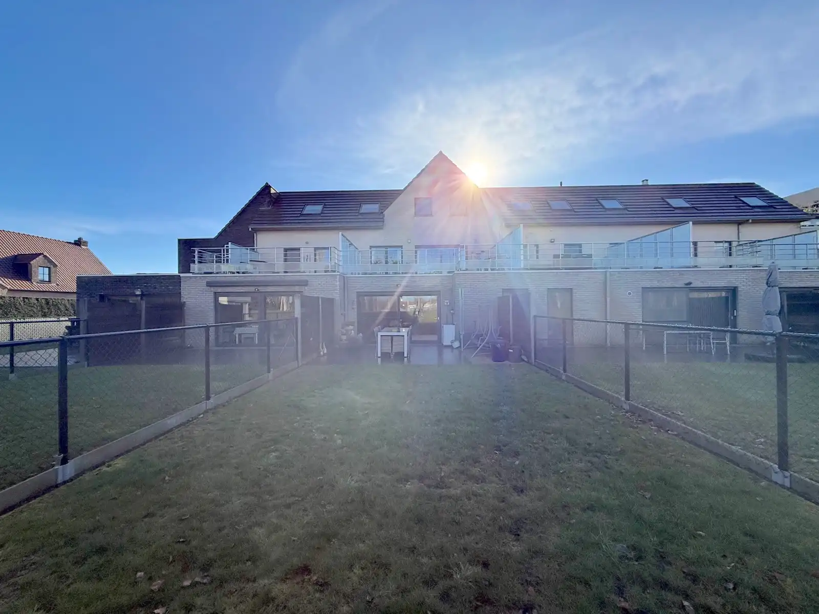 Prachtig en ruim tuinappartement met landelijk zicht foto 20