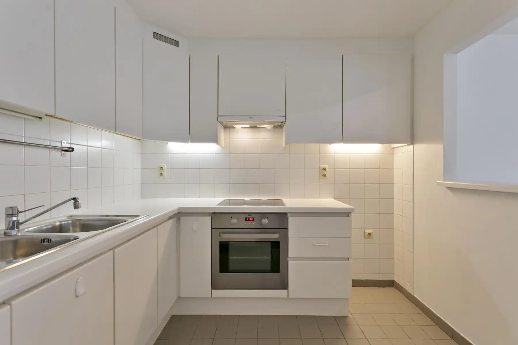 Zeer licht en aangenaam één-slaapkamerappartement foto 3