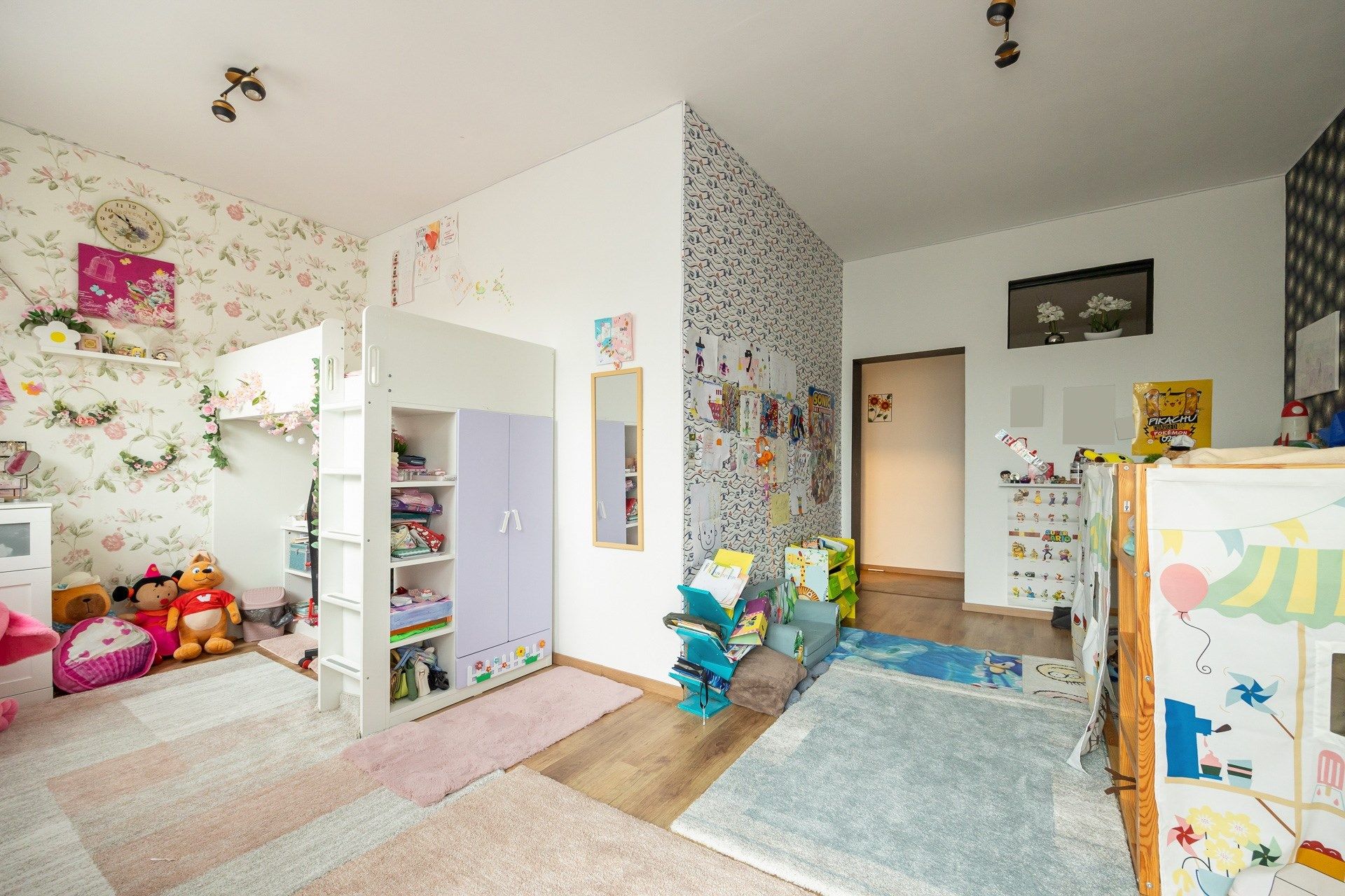 Ruime, instapklare gezinswoning met authentieke elementen in Berchem foto 22