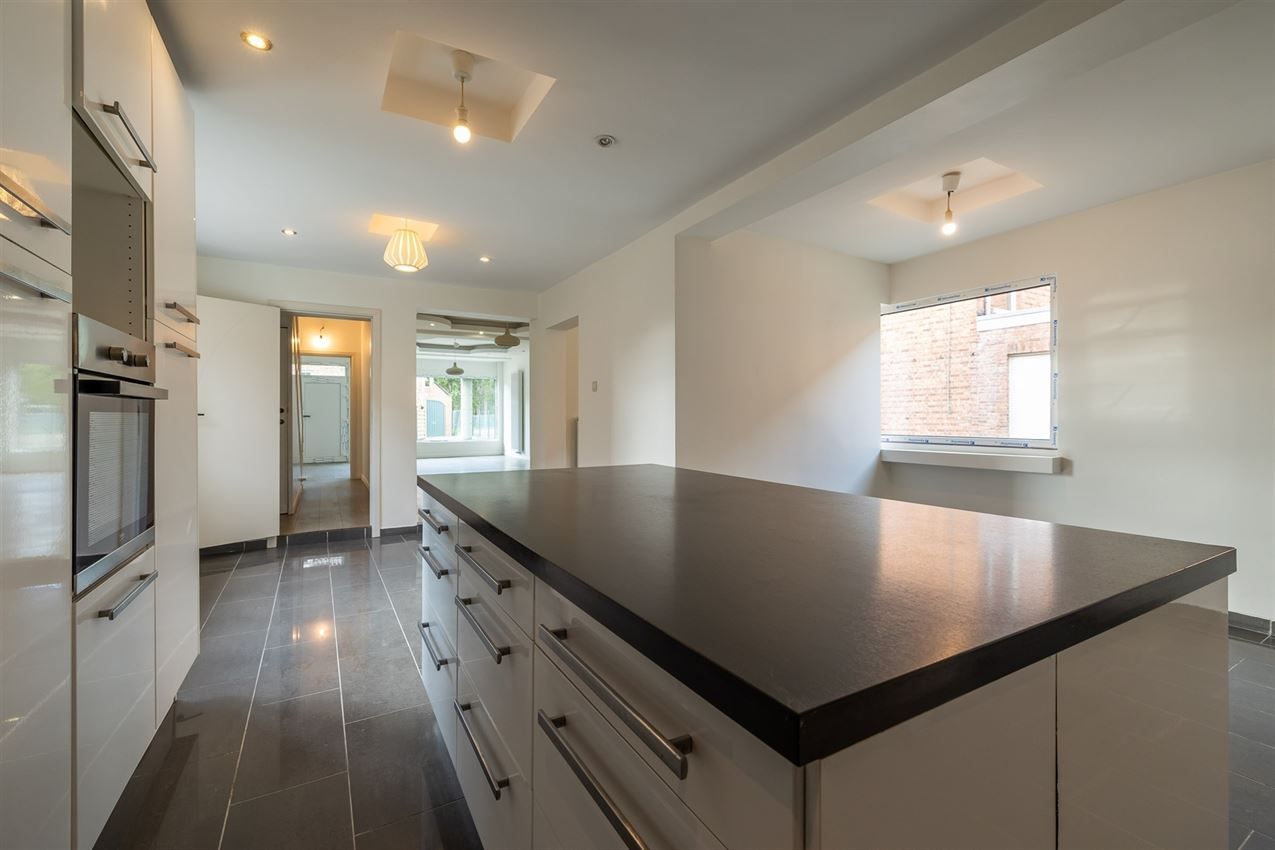 Royale gezinswoning, veel privacy, subliem terras foto 14