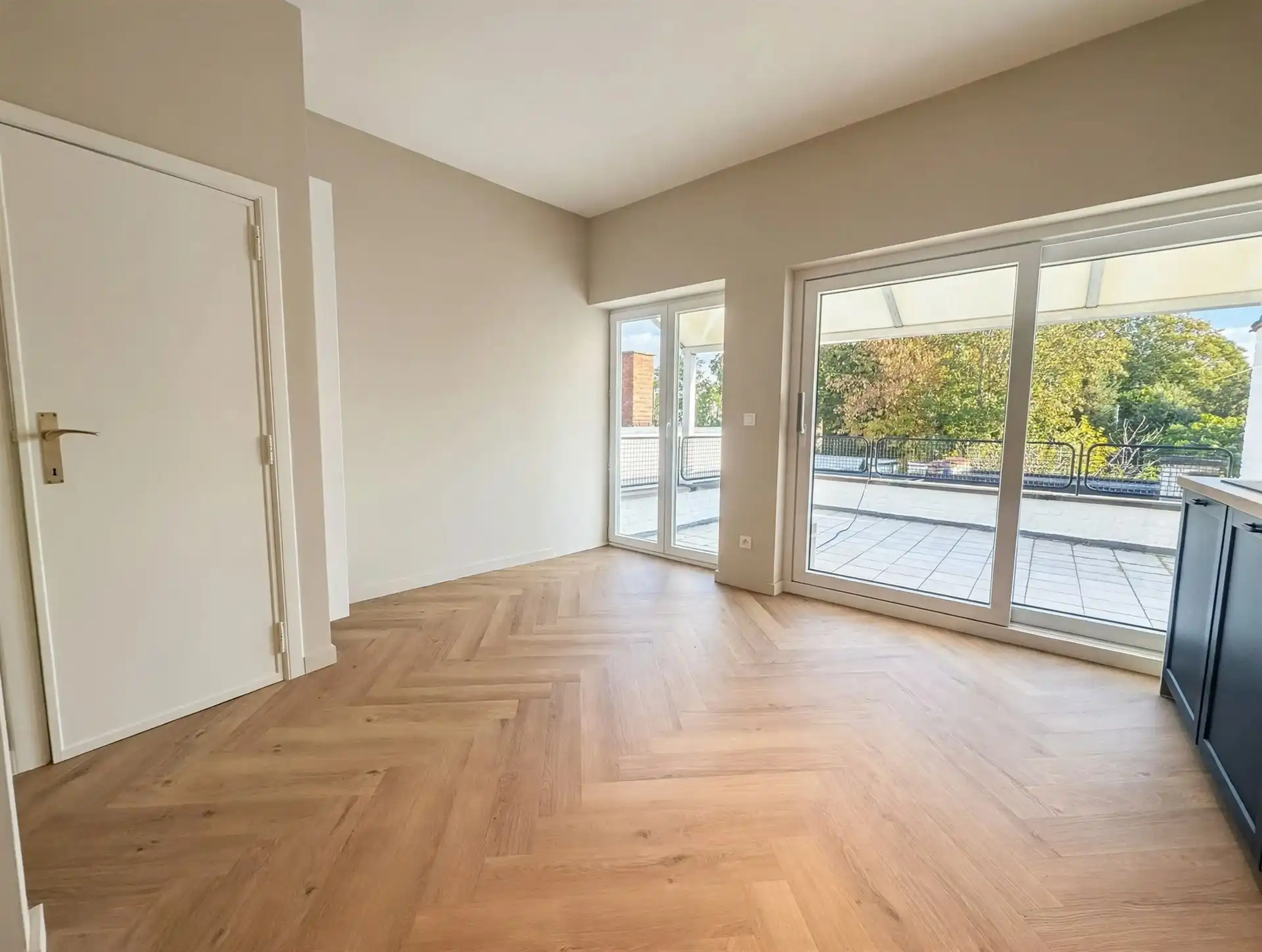 Prachtig gerenoveerde woning op toplocatie aan het Keizersplein in Aalst foto 5