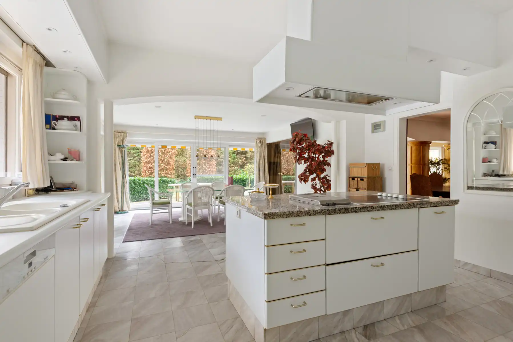 Te renoveren villa op toplocatie, voorkant Schilde  foto 16