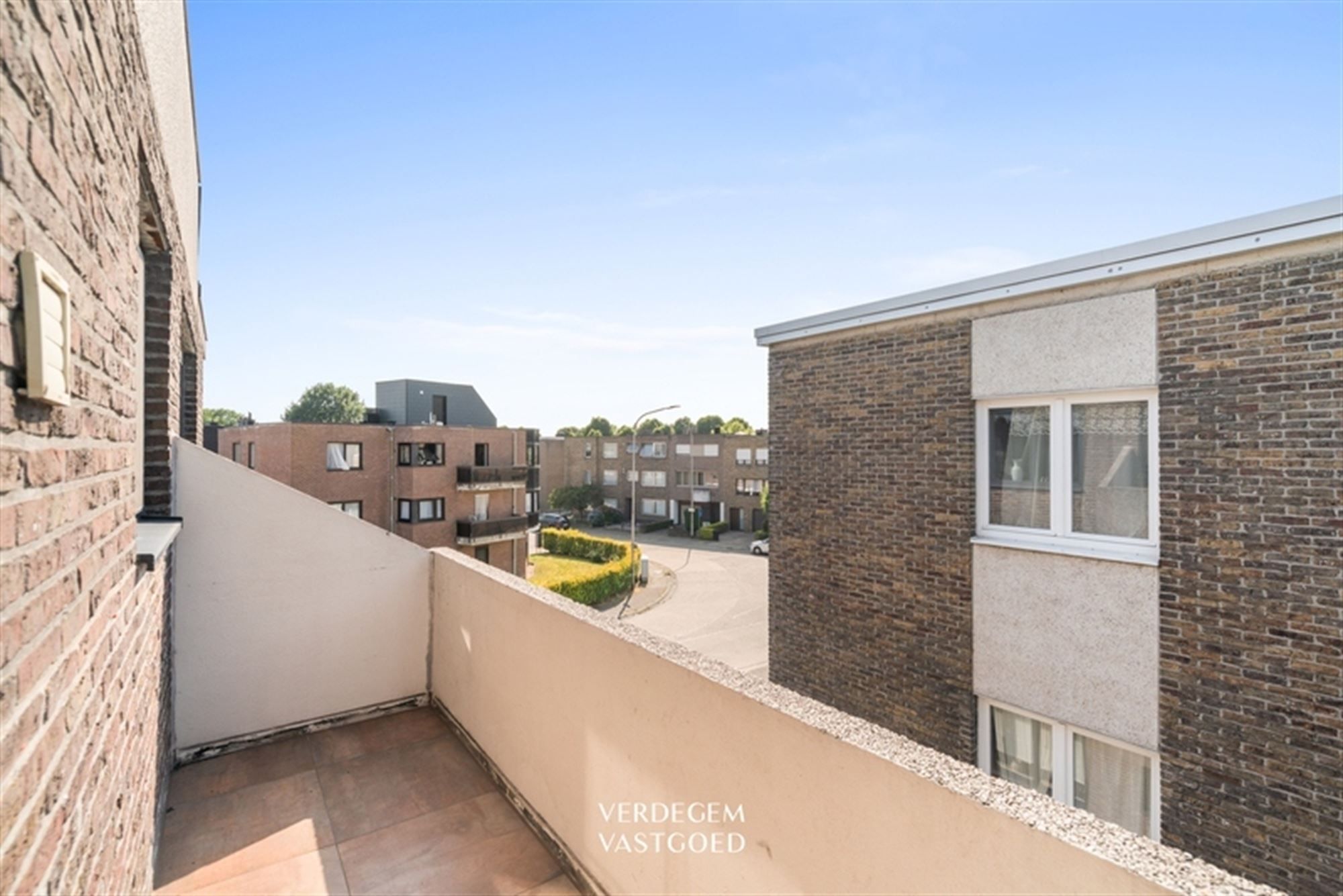 Degelijk appartement met 2 slaapkamers, 2 terrassen en mogelijke aankoop garage foto 9