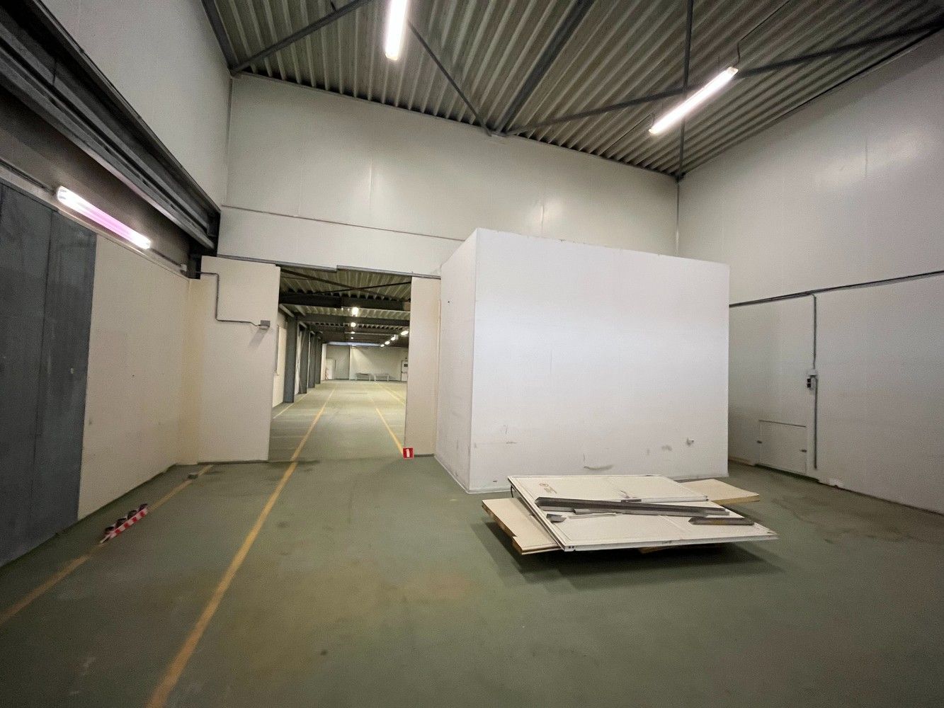 +/- 1790m² bedrijfsgebouw foto 20