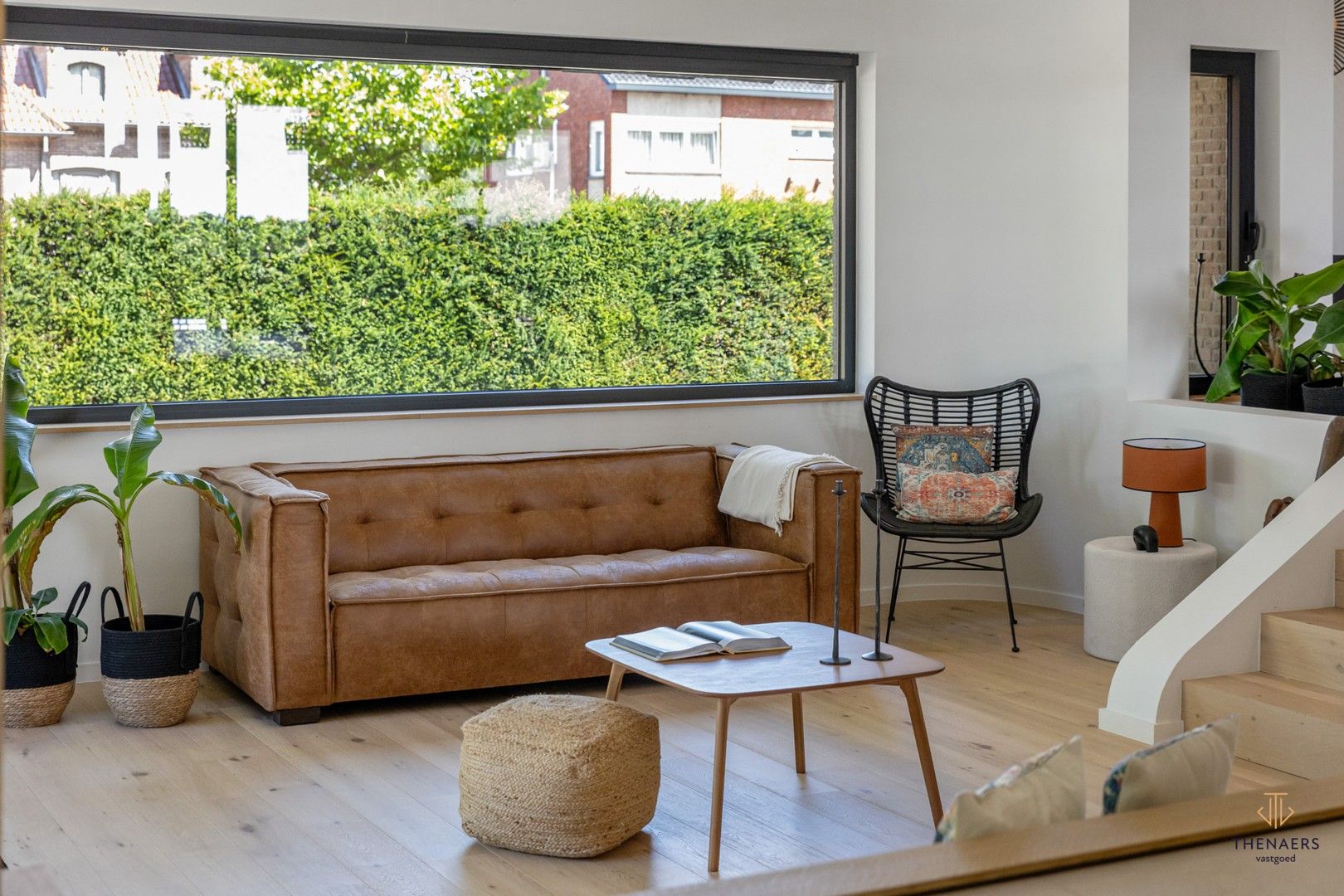 UNIEKE GERENOVEERDE WONING MET 4 SLAAPKAMERS EN PRACHTIG UITZICHT OP DE VELDEN. foto 4
