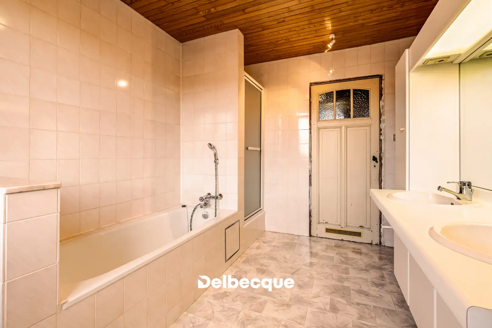 Eclectische burgerwoning met riante tuin en garage in Kristus-Koning foto 17