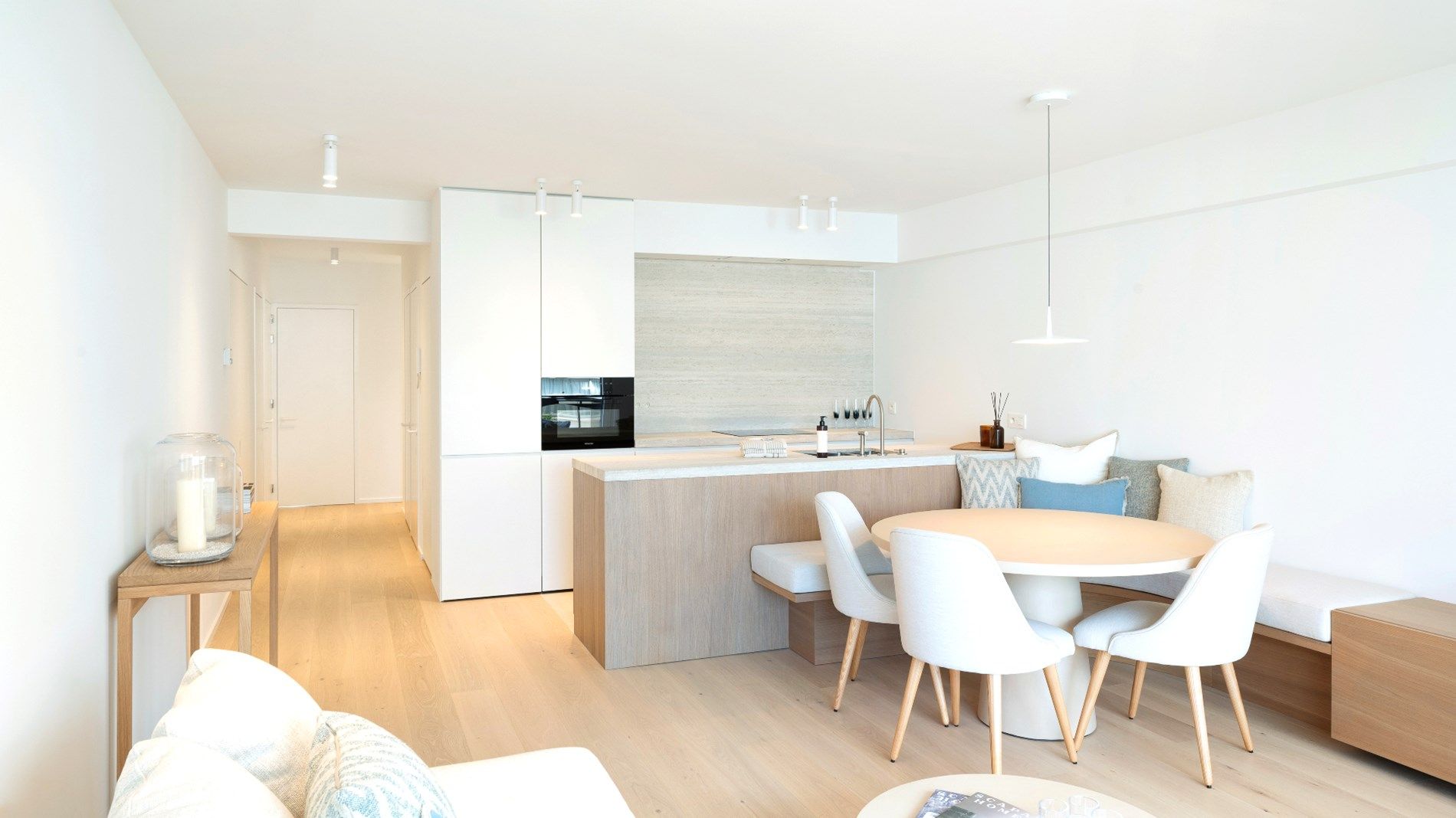 Subliem gerenoveerd appartement in centrum Knokke foto 8