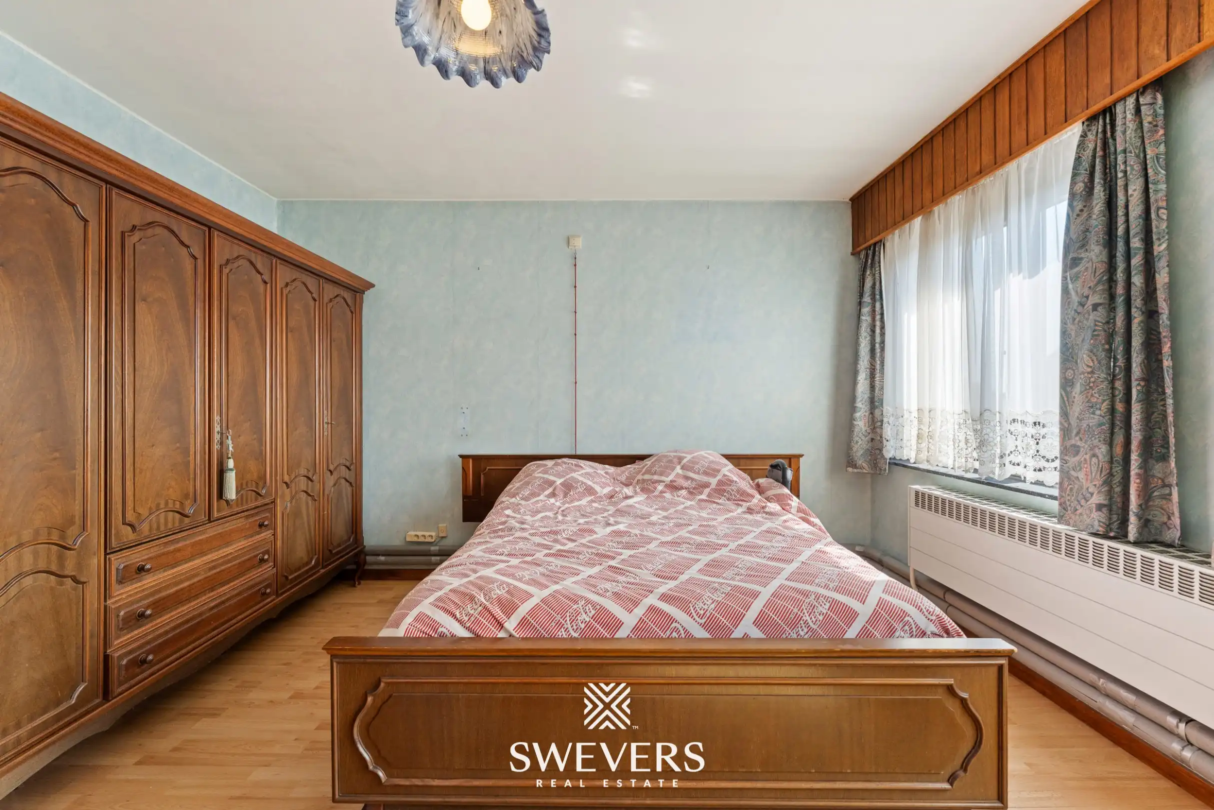 Uitstekend gelegen woning met 4 slaapkamers en mooie tuin foto 13