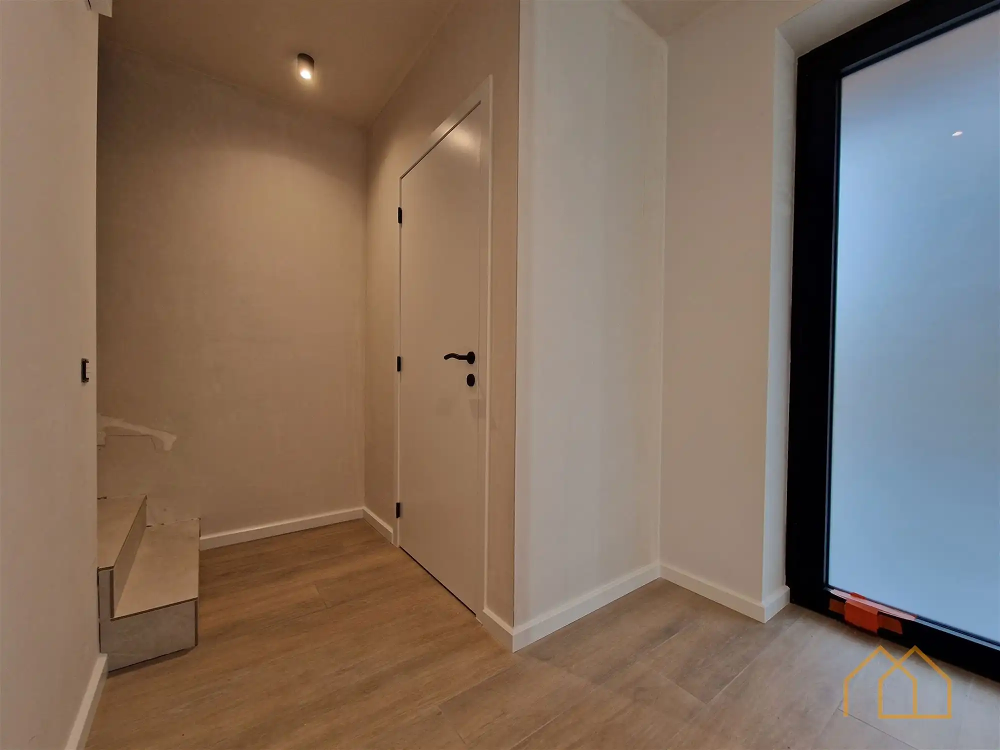 Moderne nieuwbouw met tuin en 3slk foto 12