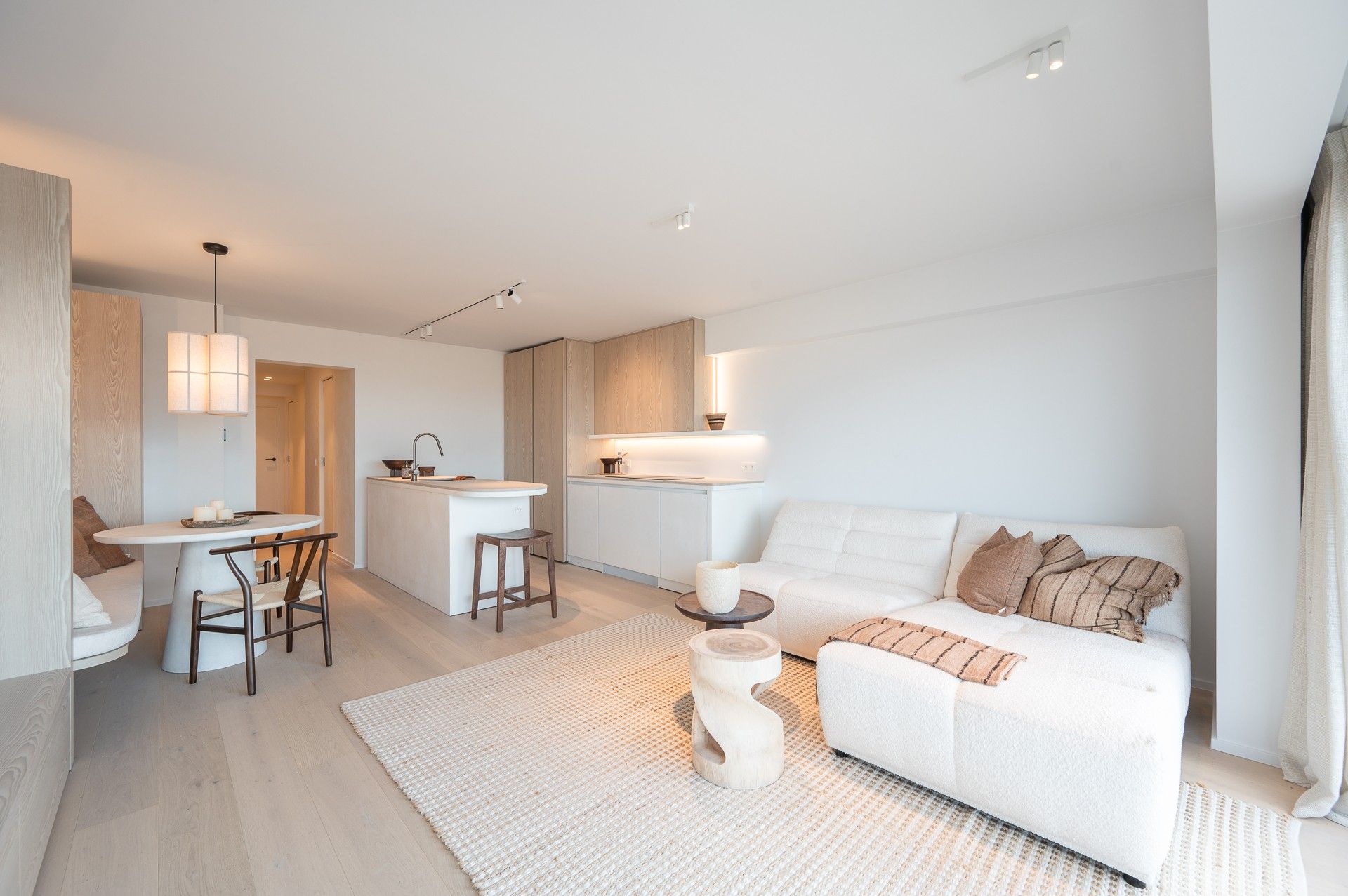 Exclusief gerenoveerd appartement op de Zeedijk in Duinbergen foto 2