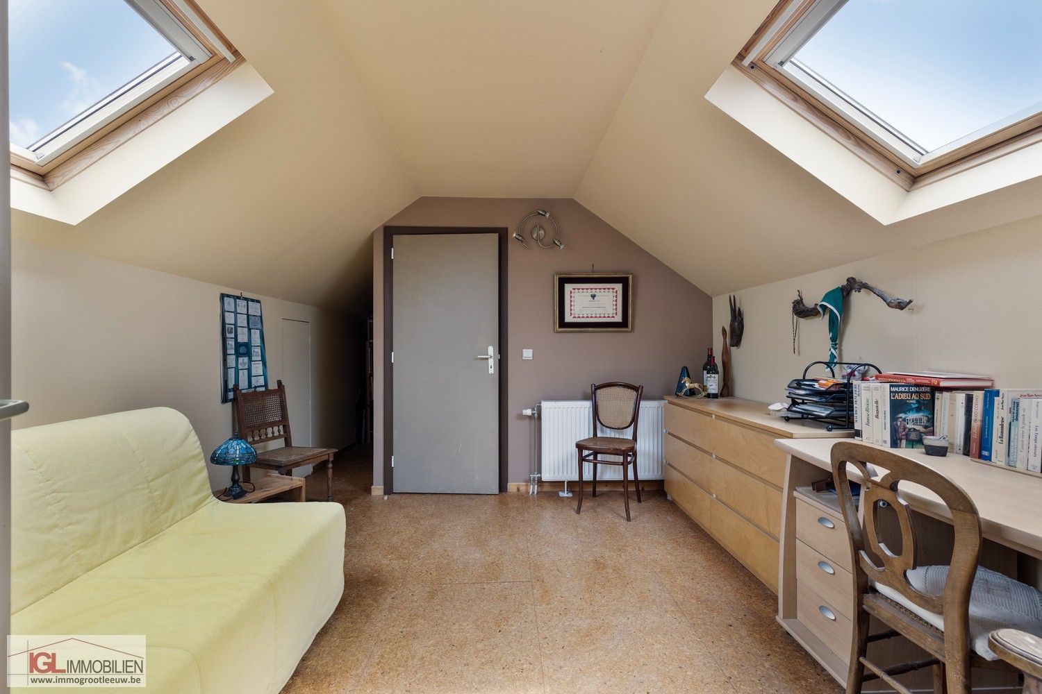 Charmante en perfect onderhouden bungalow met prachtige tuin foto 16