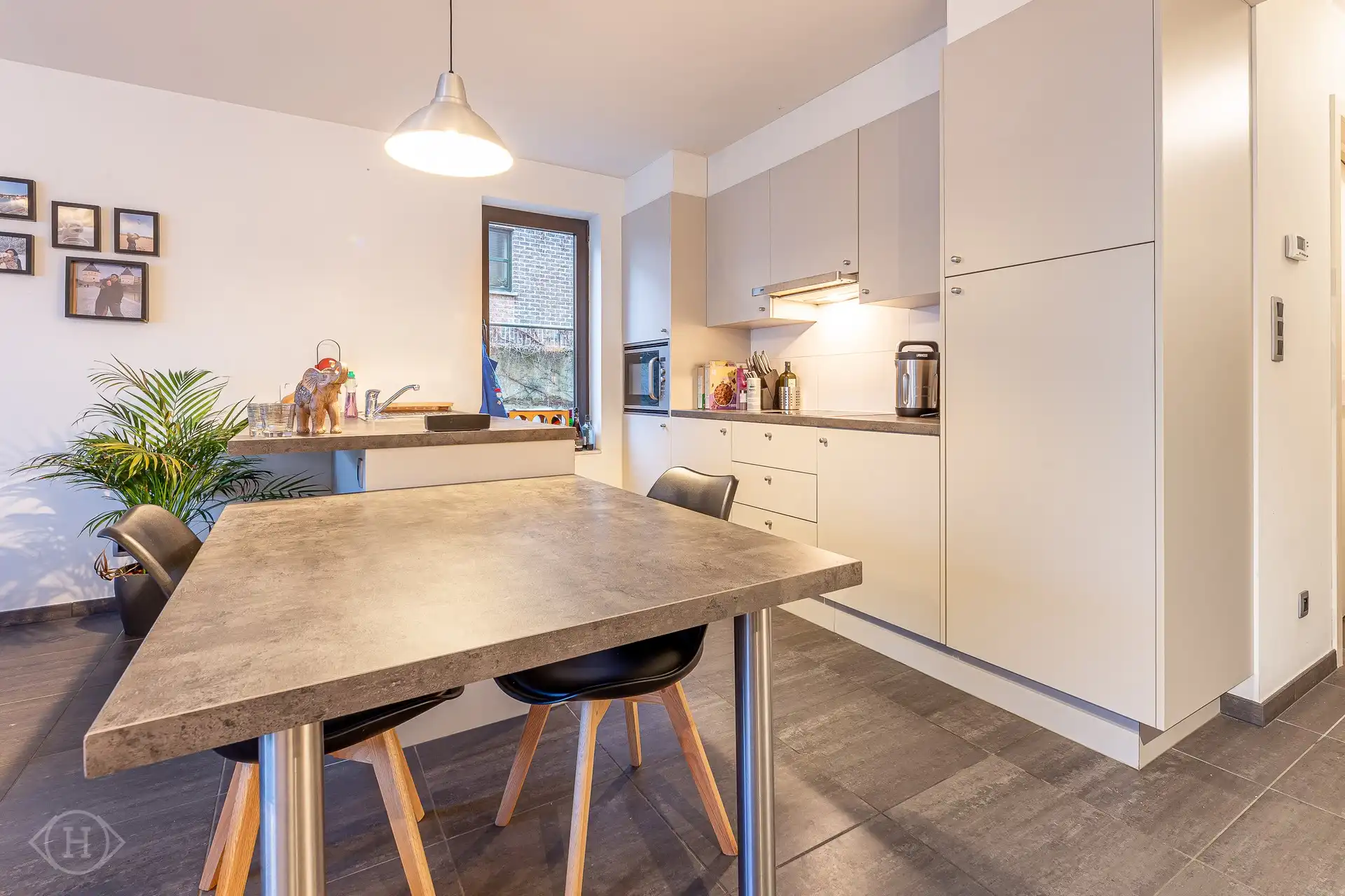 Ruim gelijkvloersappartement met terras foto 8