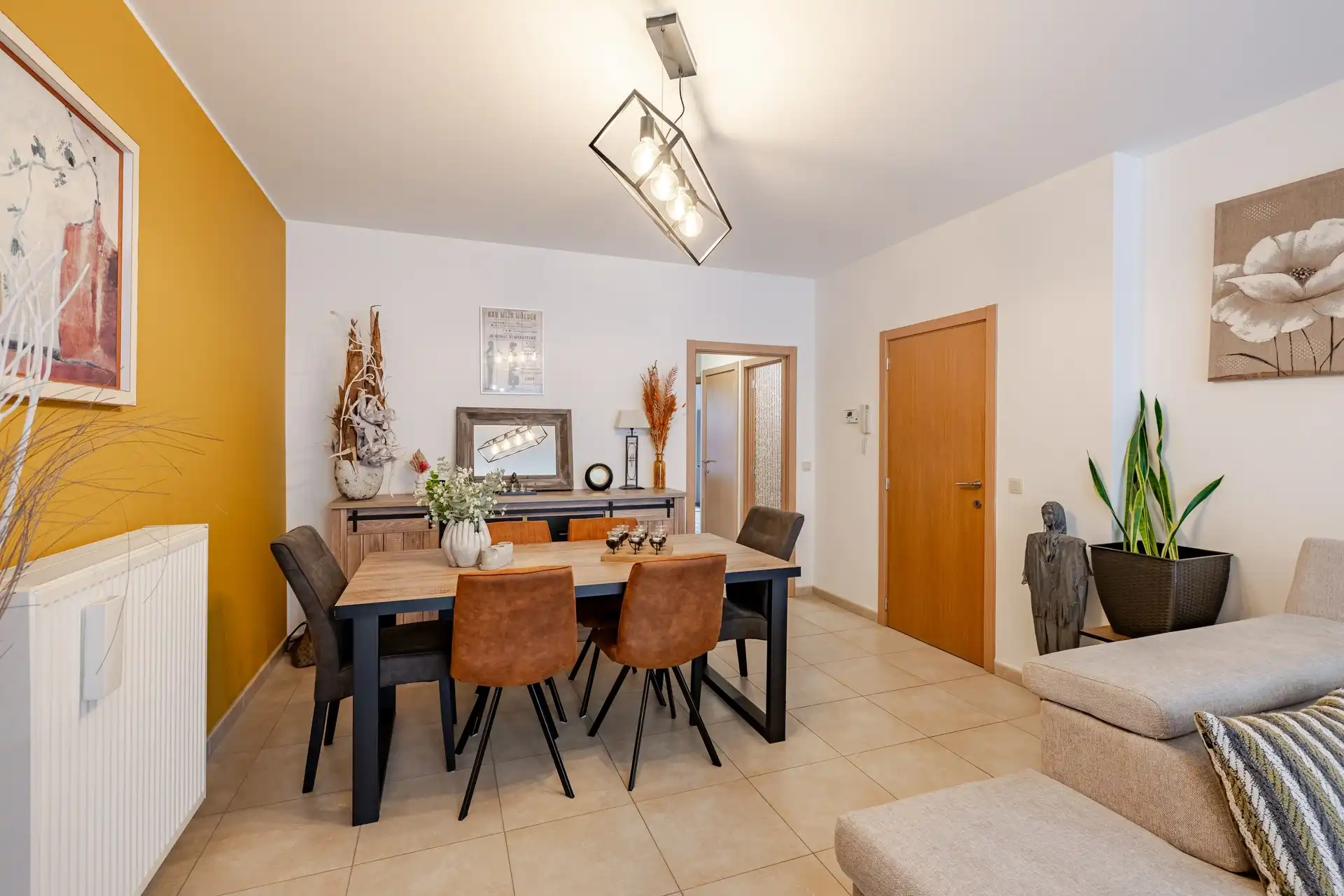 Instapklaar gelijkvloers appartement met 2 slaapkamers, ruim terras en ondergrondse staanplaats in hartje Aalst foto 4