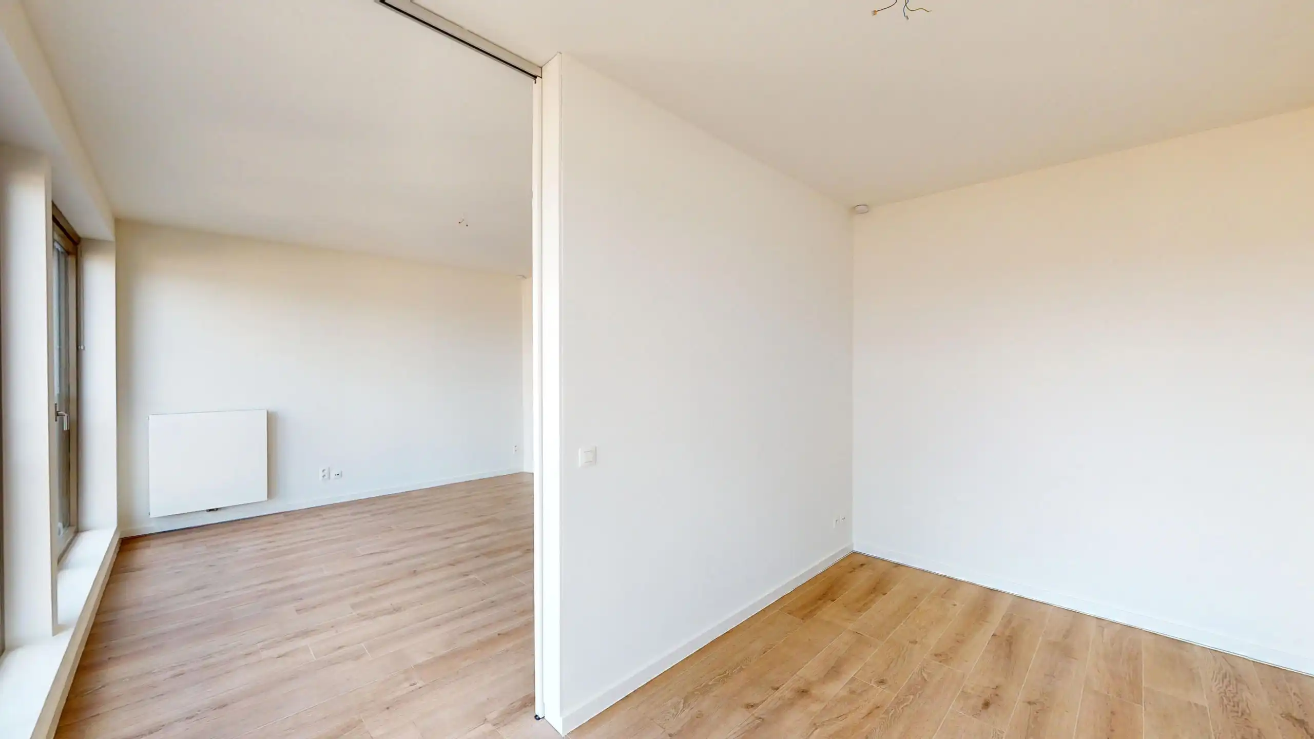 ANTWERPEN - Twee slaapkamer appartement met mooi terras  foto 8