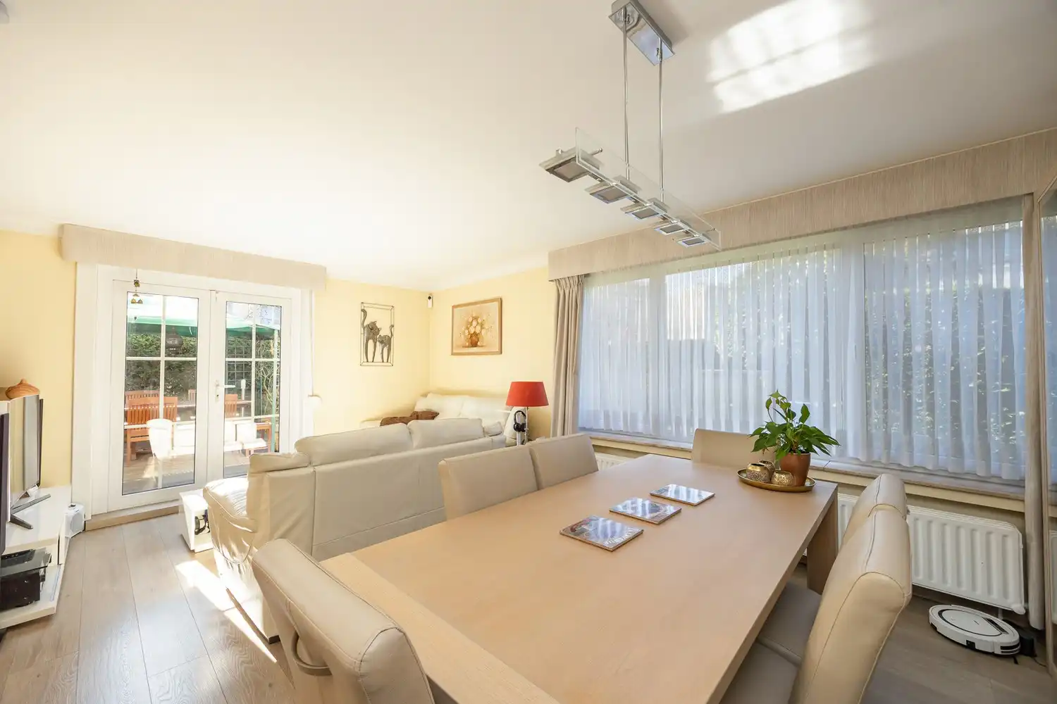 Instapklaar 3-slk gelijkvloersappartement met uitzonderlijke tuin (280m²) foto 11