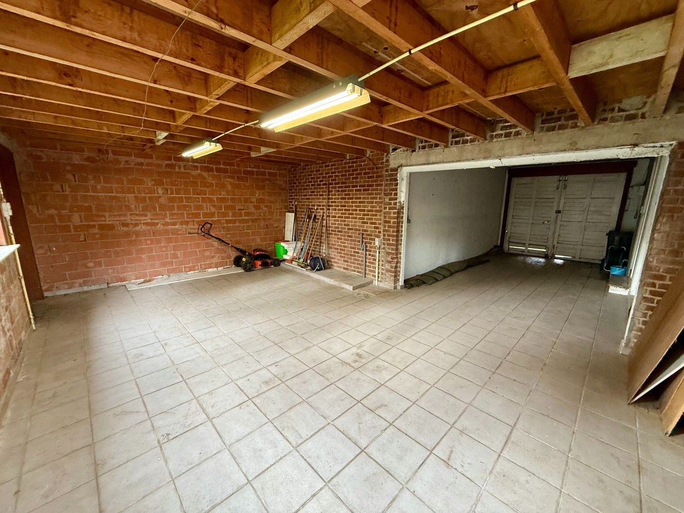 🏡 Te koop: te renoveren ruime villa met loods – unieke opportuniteit in Elst! foto 16