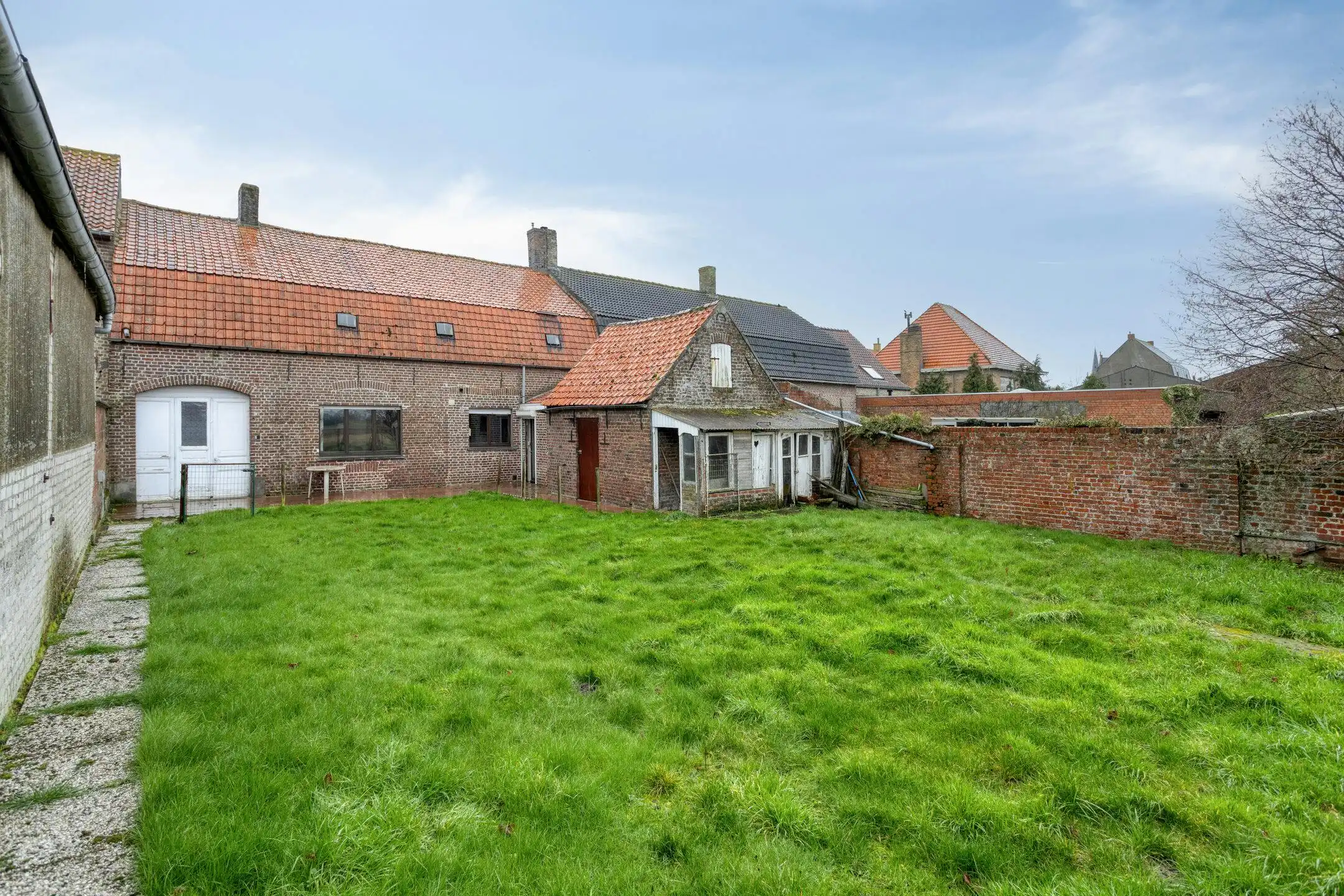 Ruime woning met tuin en garage op 380m² te Leisele. foto 28