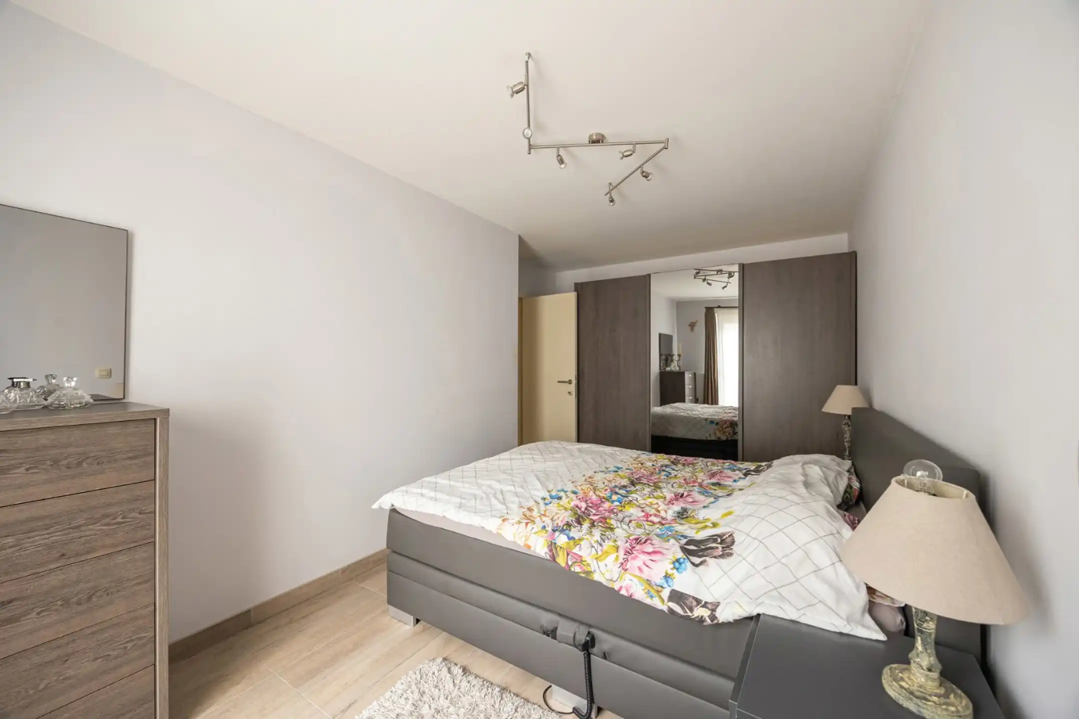 Gelijkvloers appartement met één slaapkamer foto 9