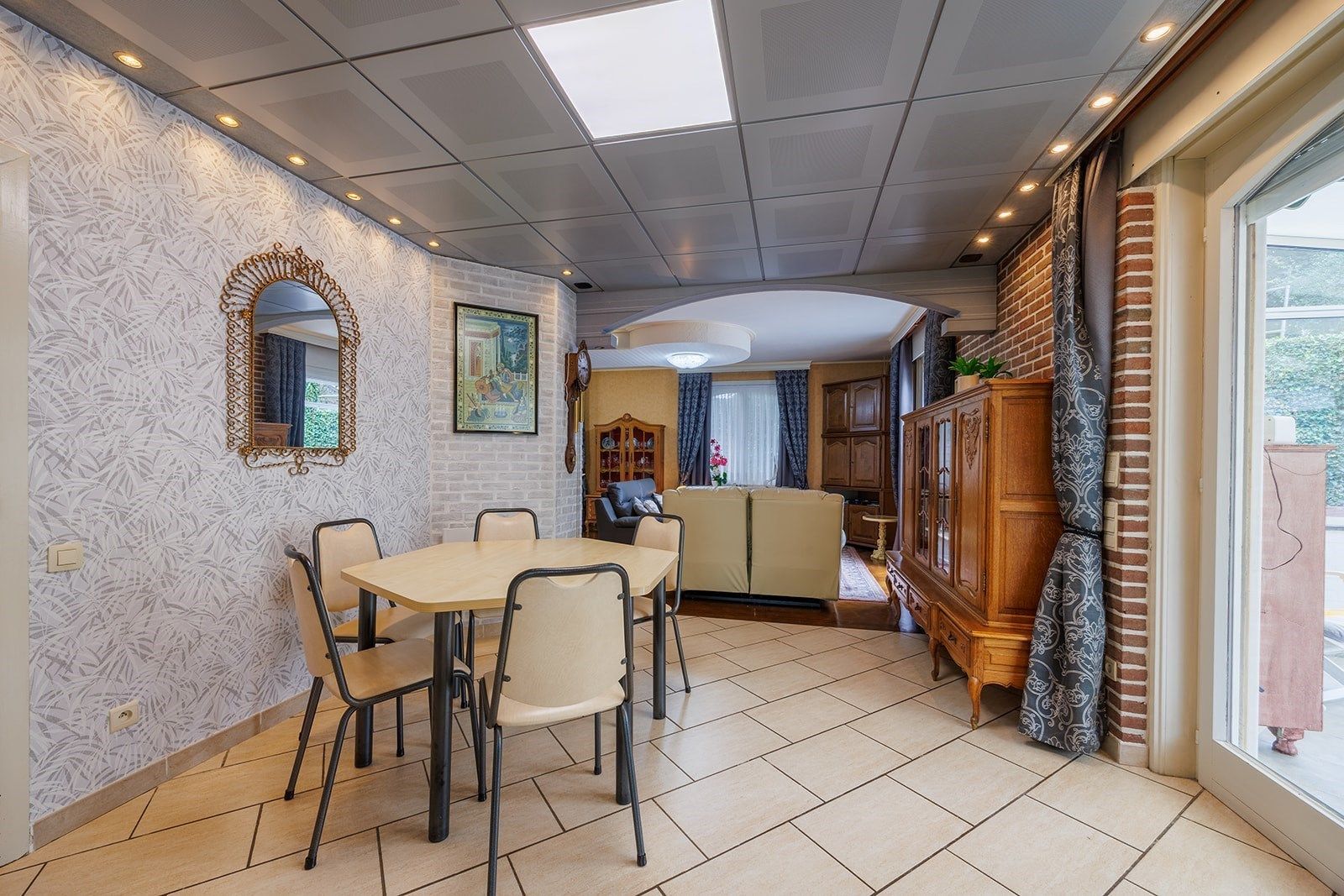 Woning met parktuin, aan het kanaal met opslagplaats van ca. 60m² foto 11