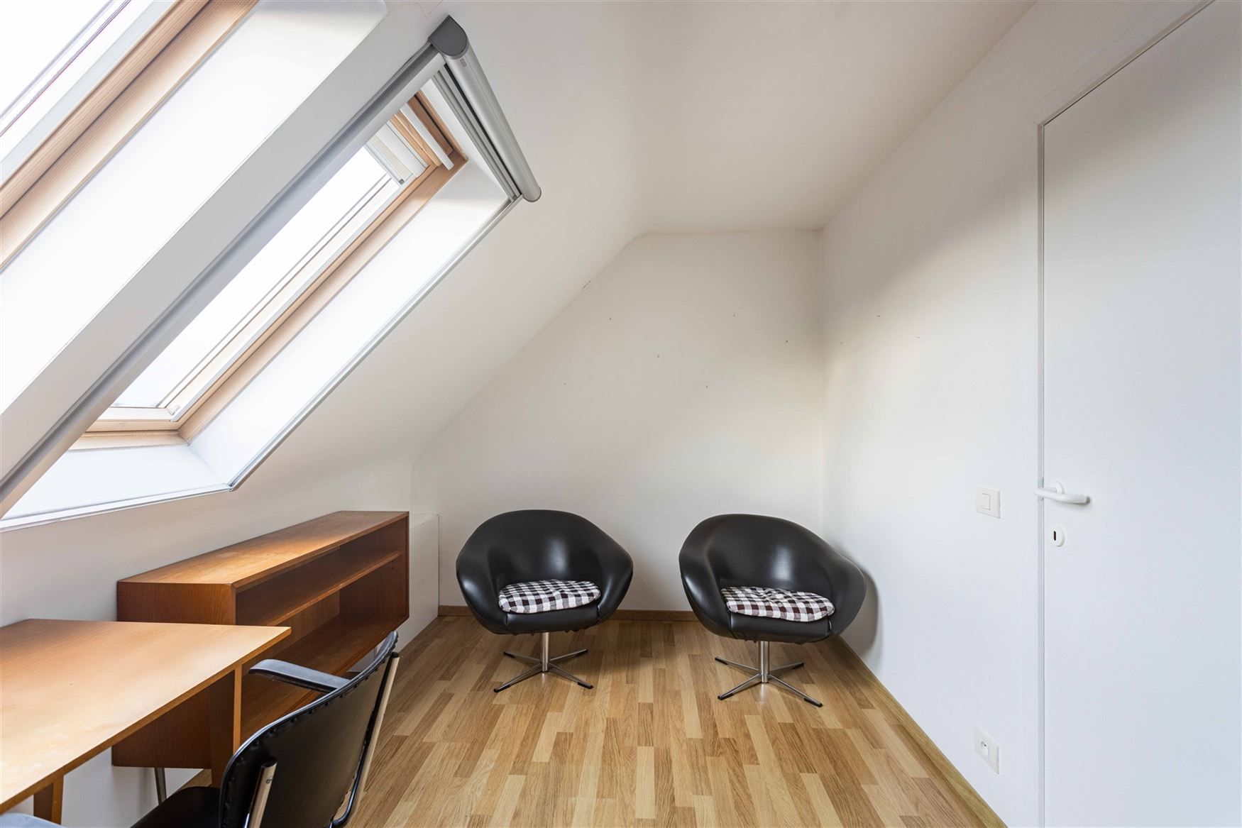 Ruime gezinswoning met zonnige tuin in Lievegem. foto 14