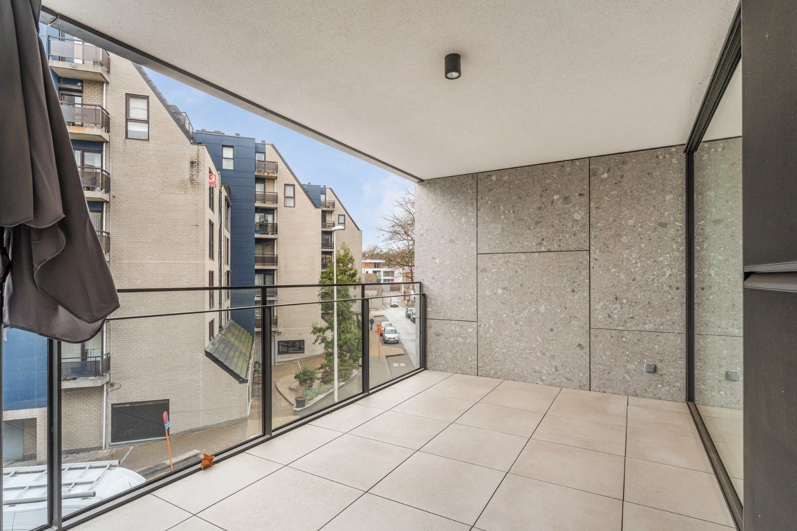 Nieuwbouw appartement, 92m² + terras, 2 slpk, garage en kelderberging in centrum Genk foto 12